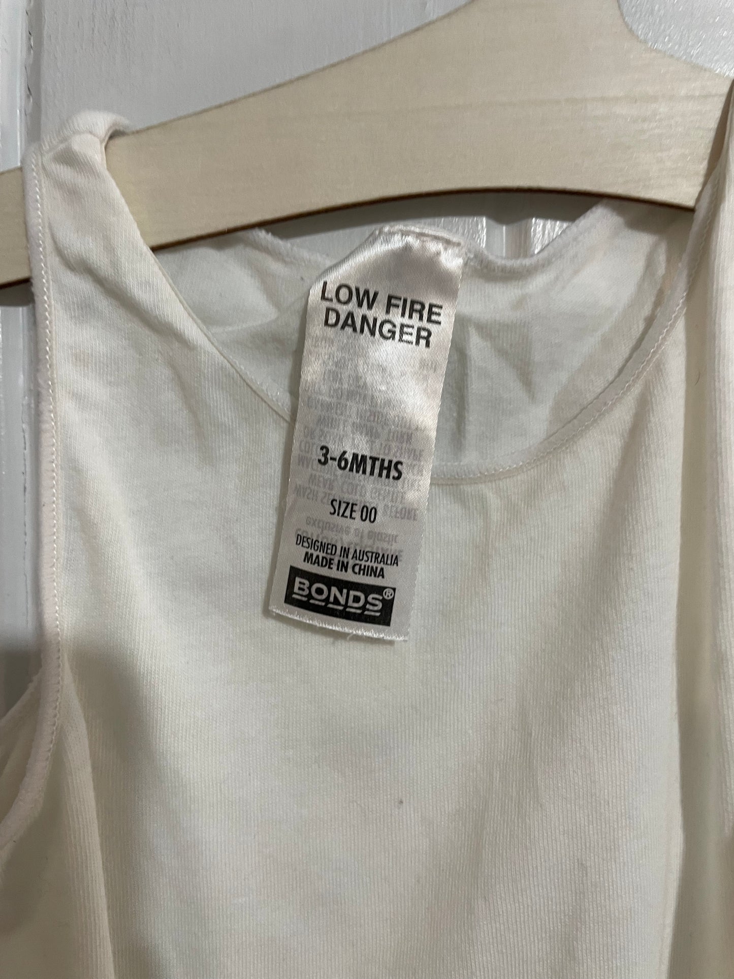 (00JNR) Bonds | White Bodysuit