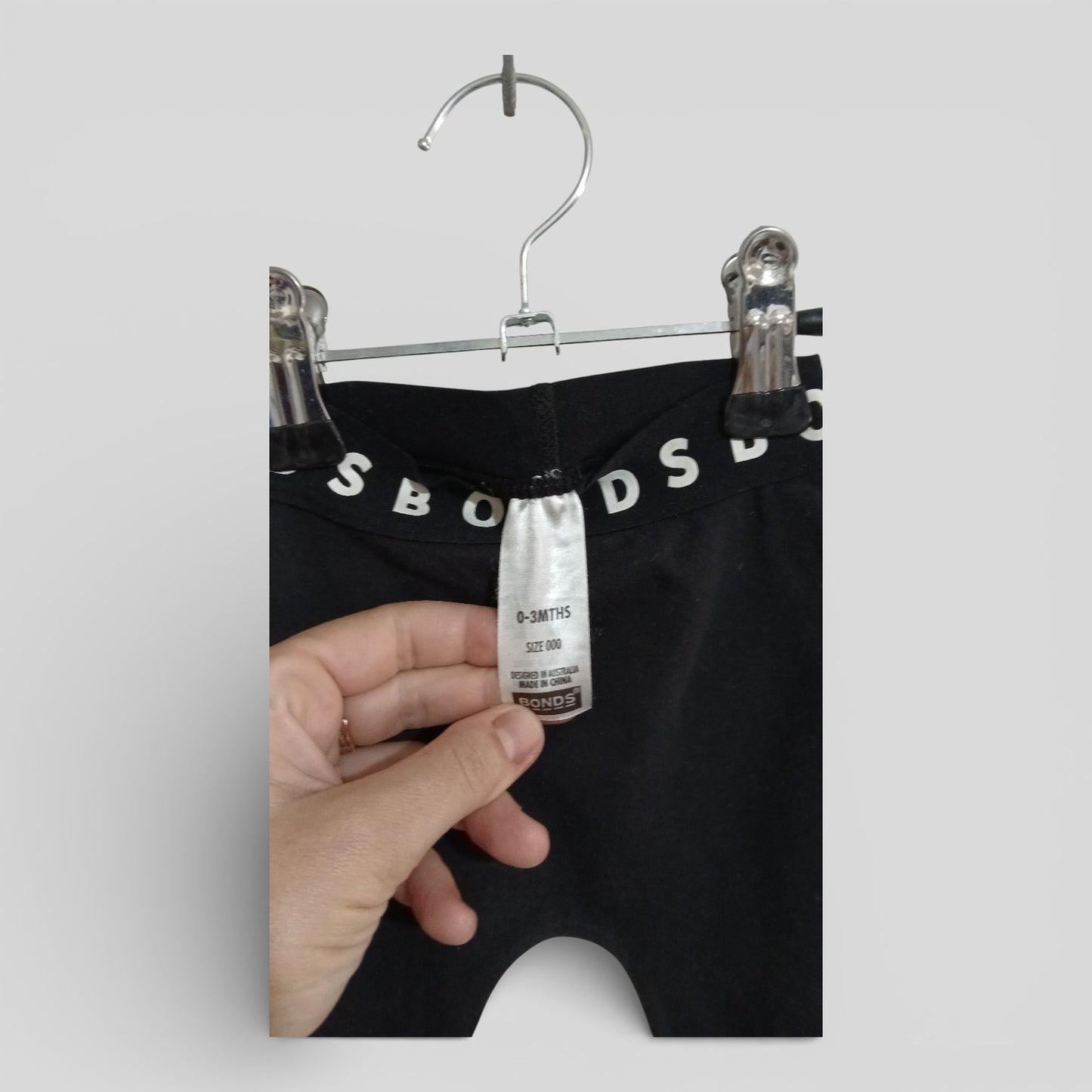 (000JNR) Bonds | Black tights