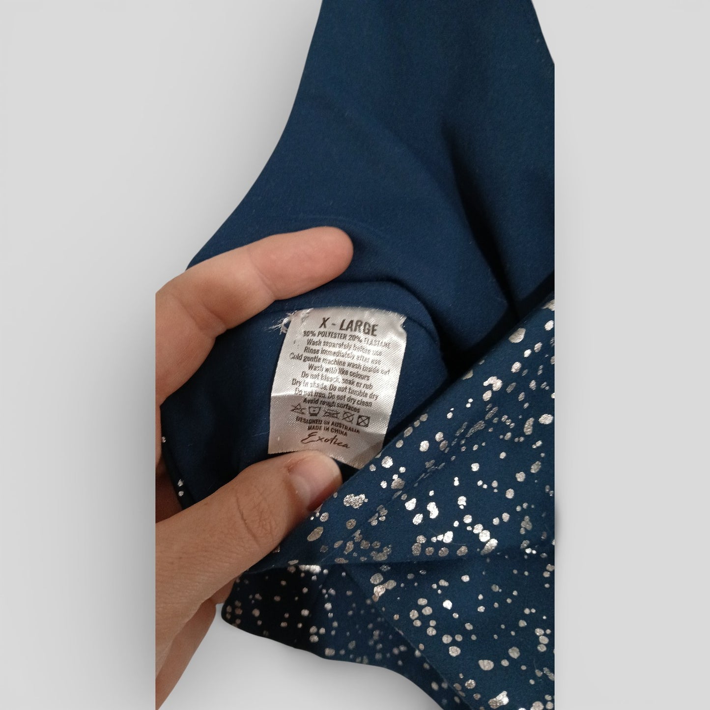 (XL) Exotica Athletica | Navy Silver Flec Crop