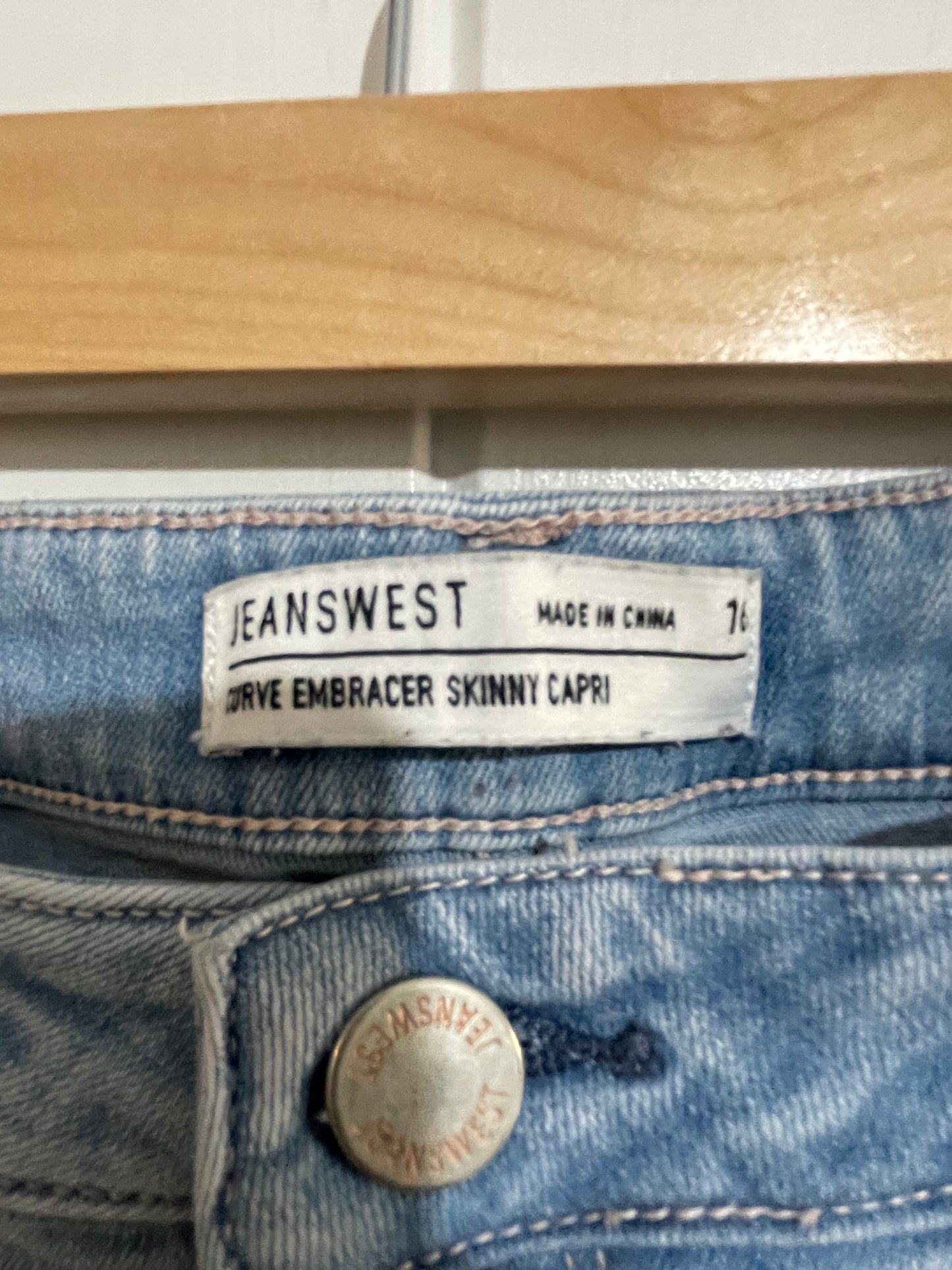 (16) Jeanswest | Skinny Capris