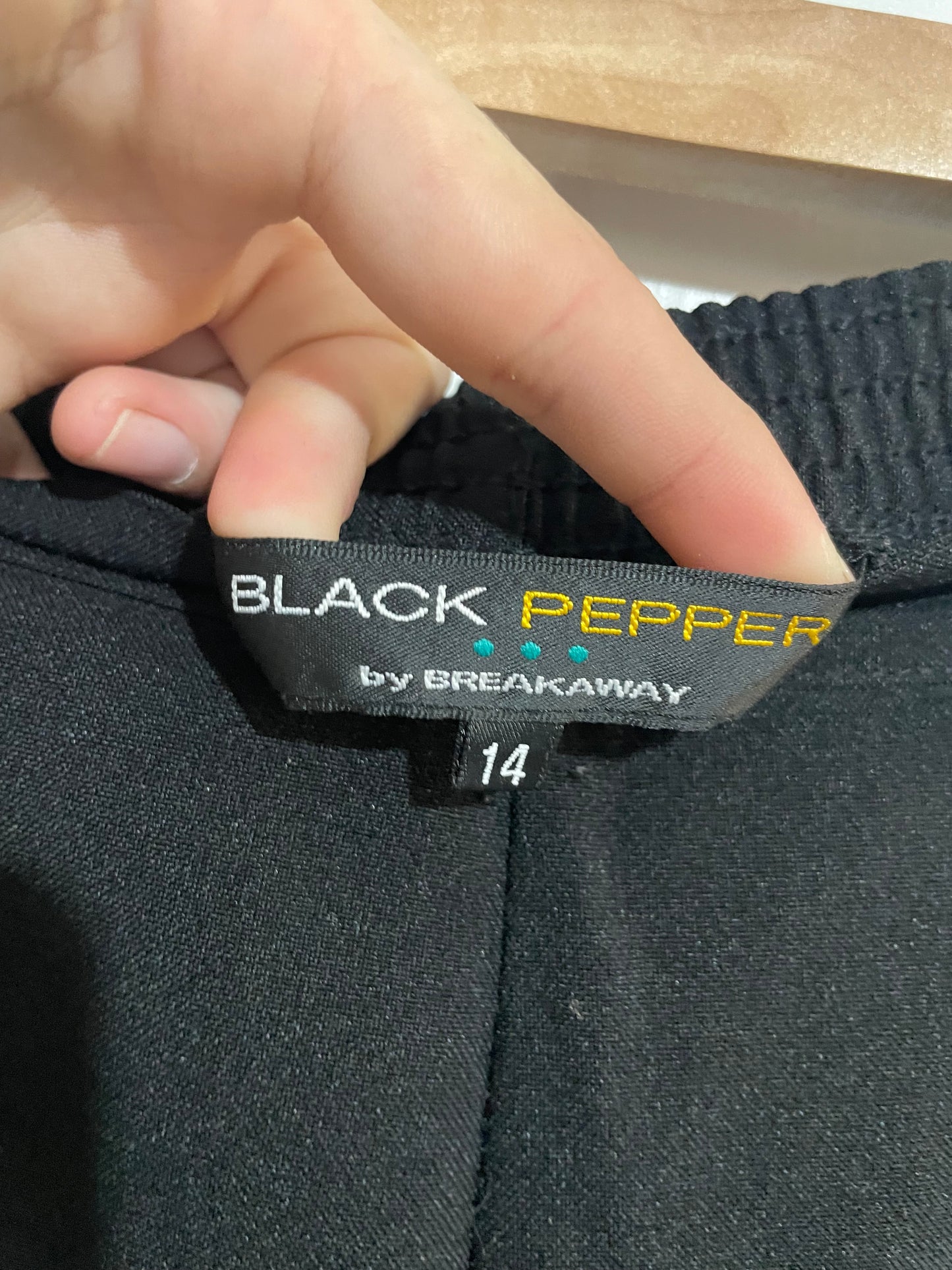 (14) Black Pepper | Black Slacks