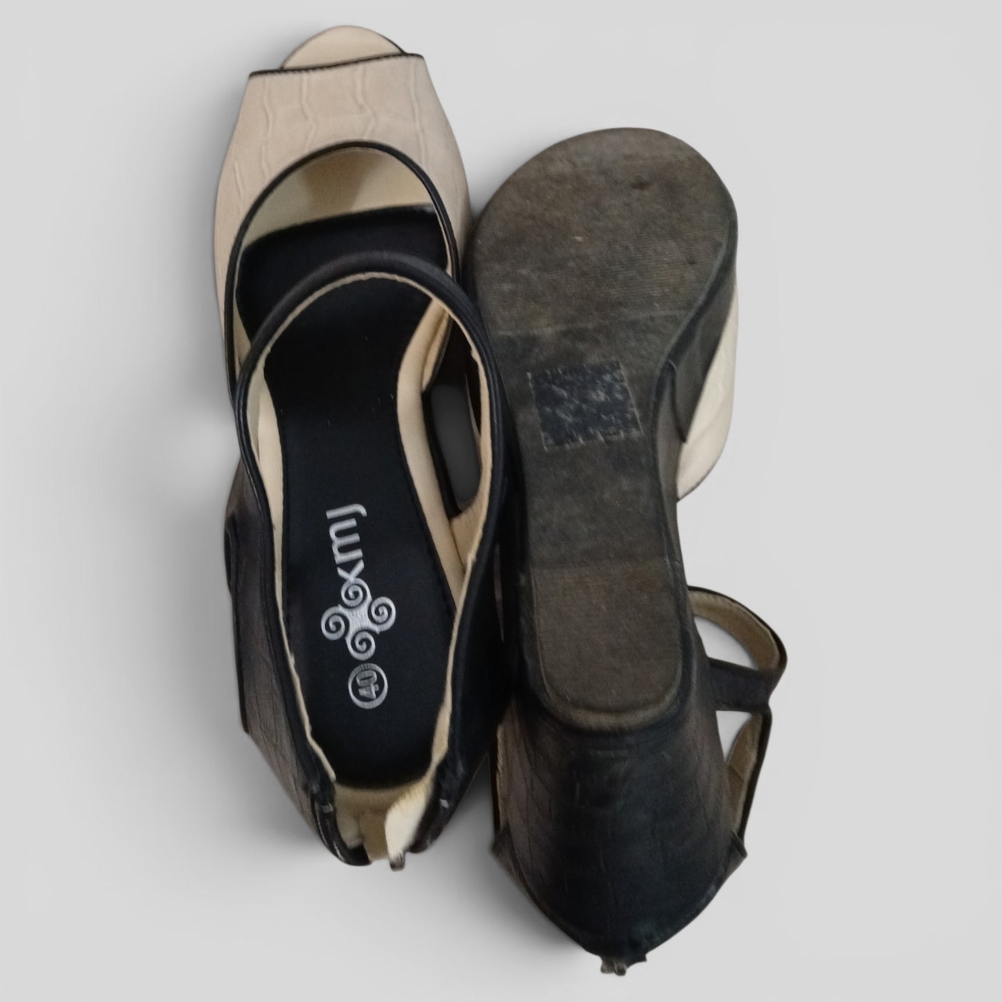 (40) KMJ | Cream Black Heels