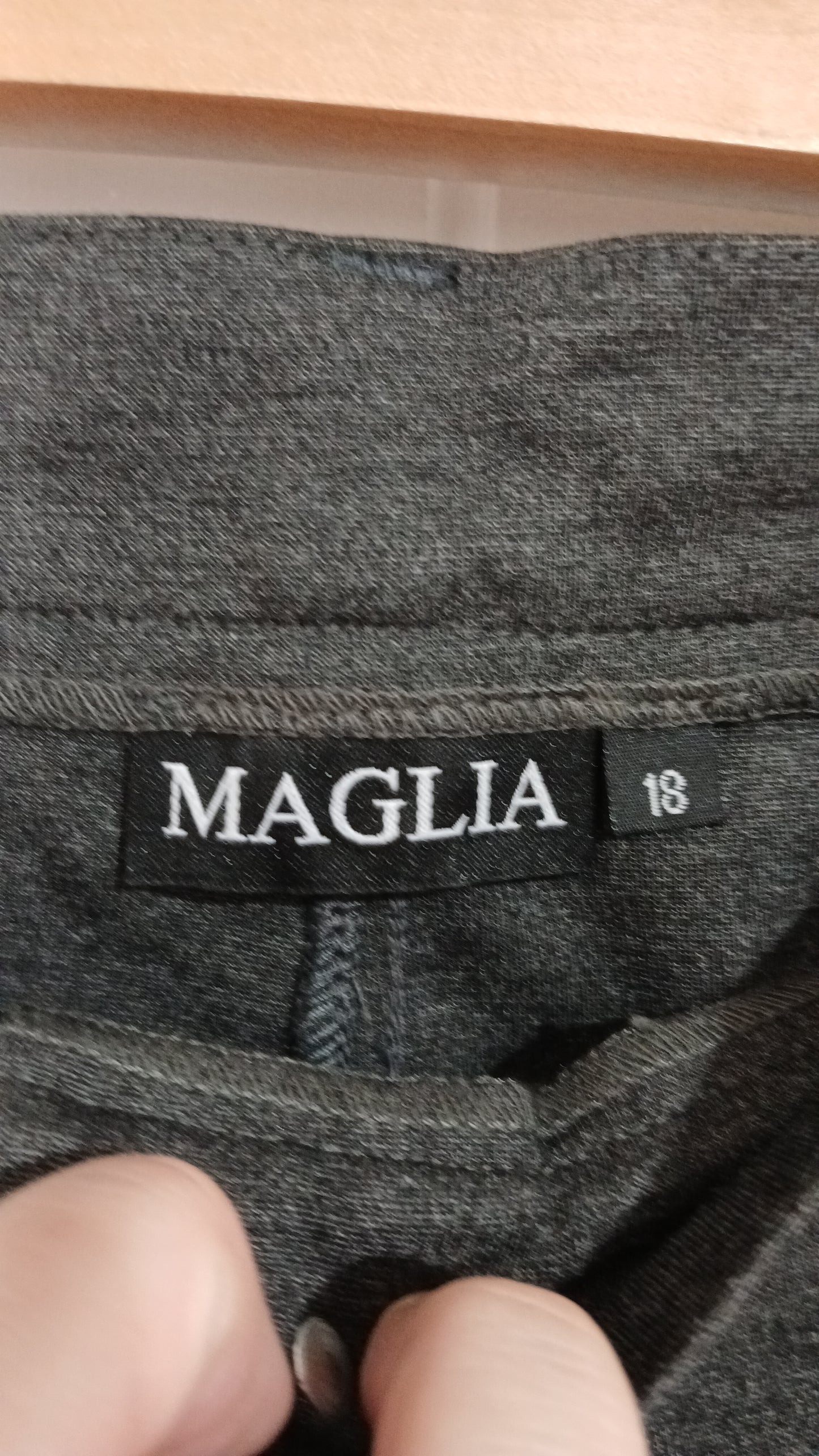 (18) Maglia | Grey Pants