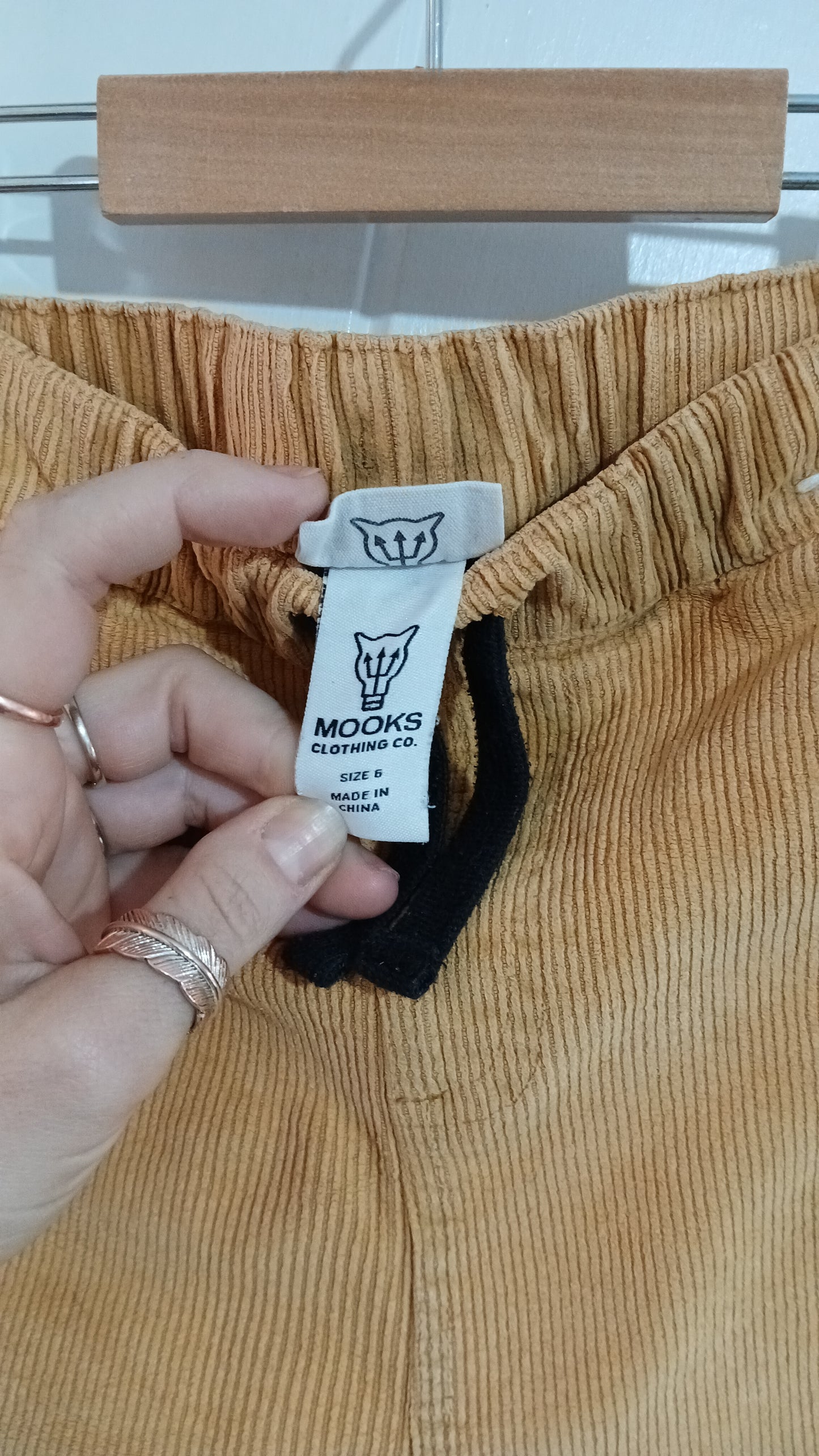 (6JNR) Mooks | Corduroy Shorts