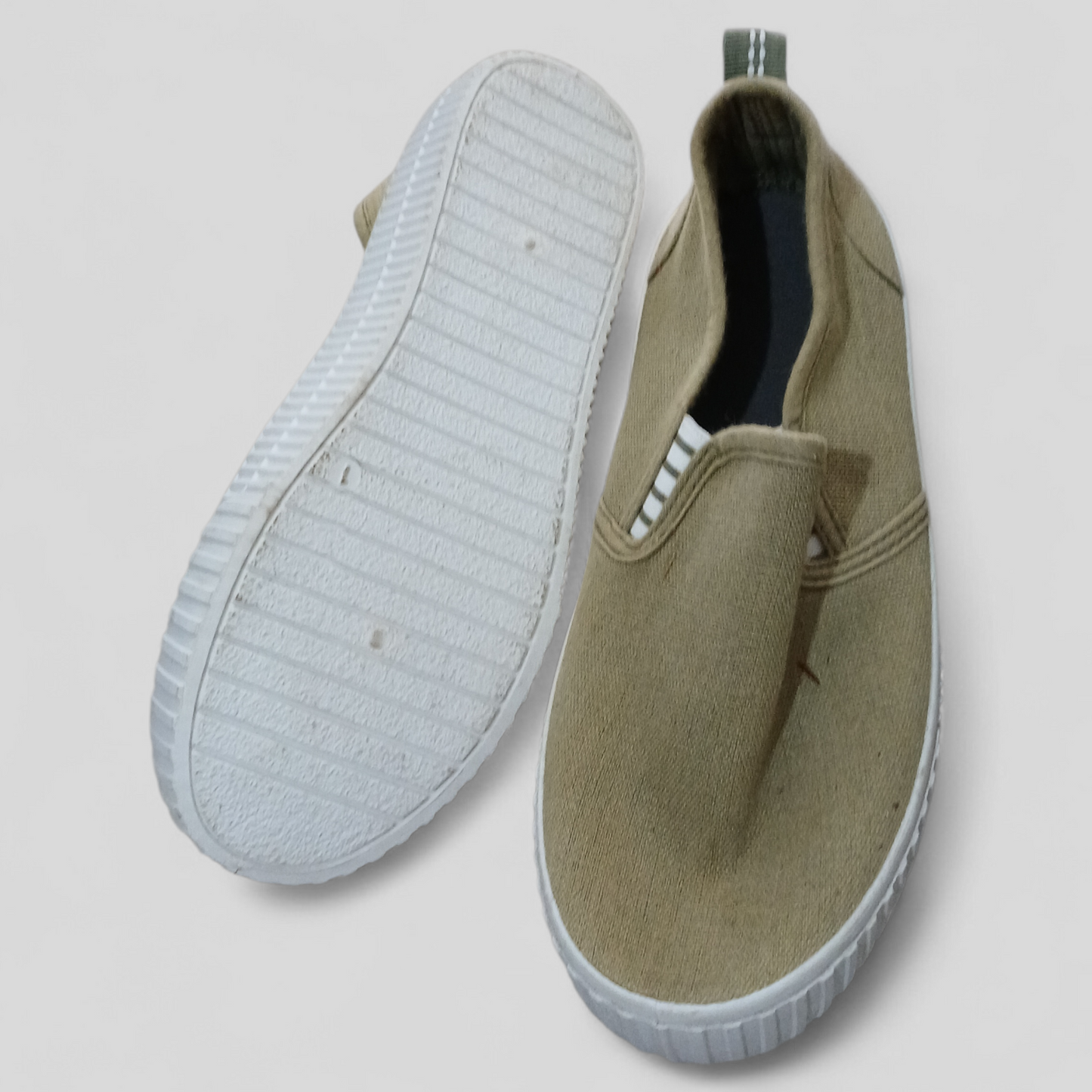 (1) Canvas Shoes