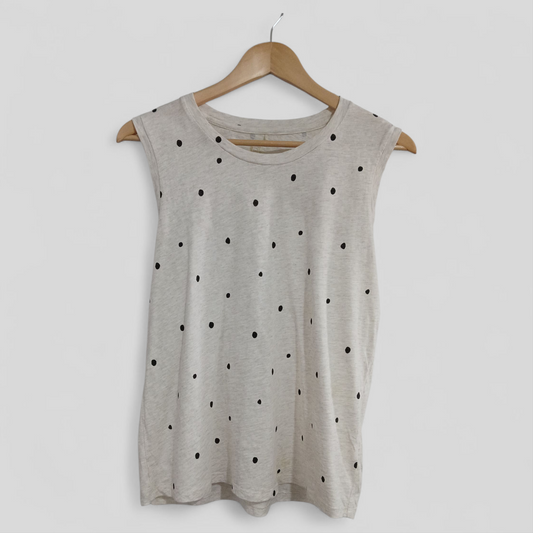 (14) Relaxed Tank
