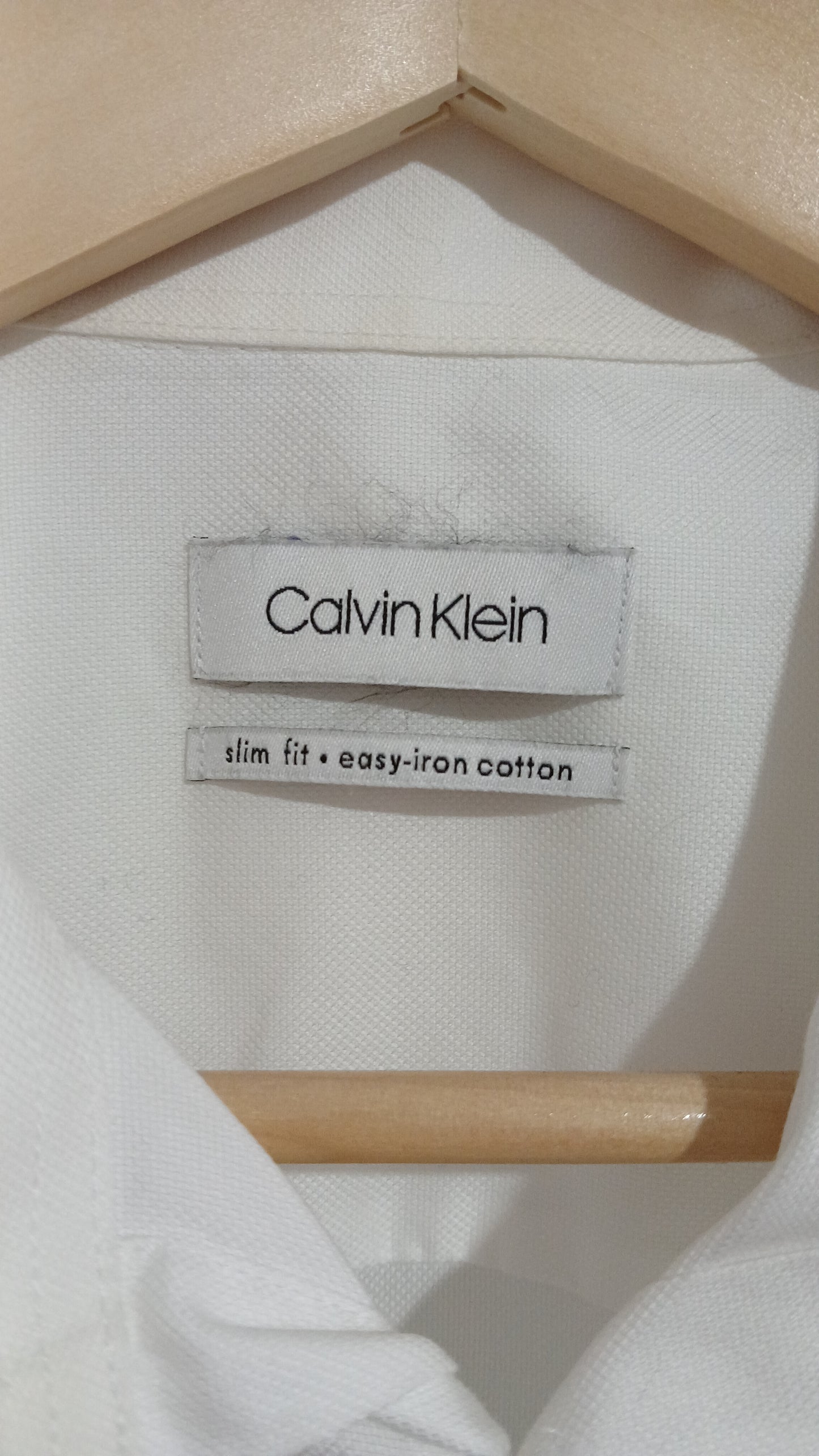 (41) Calvin Klein | White LS Shirt