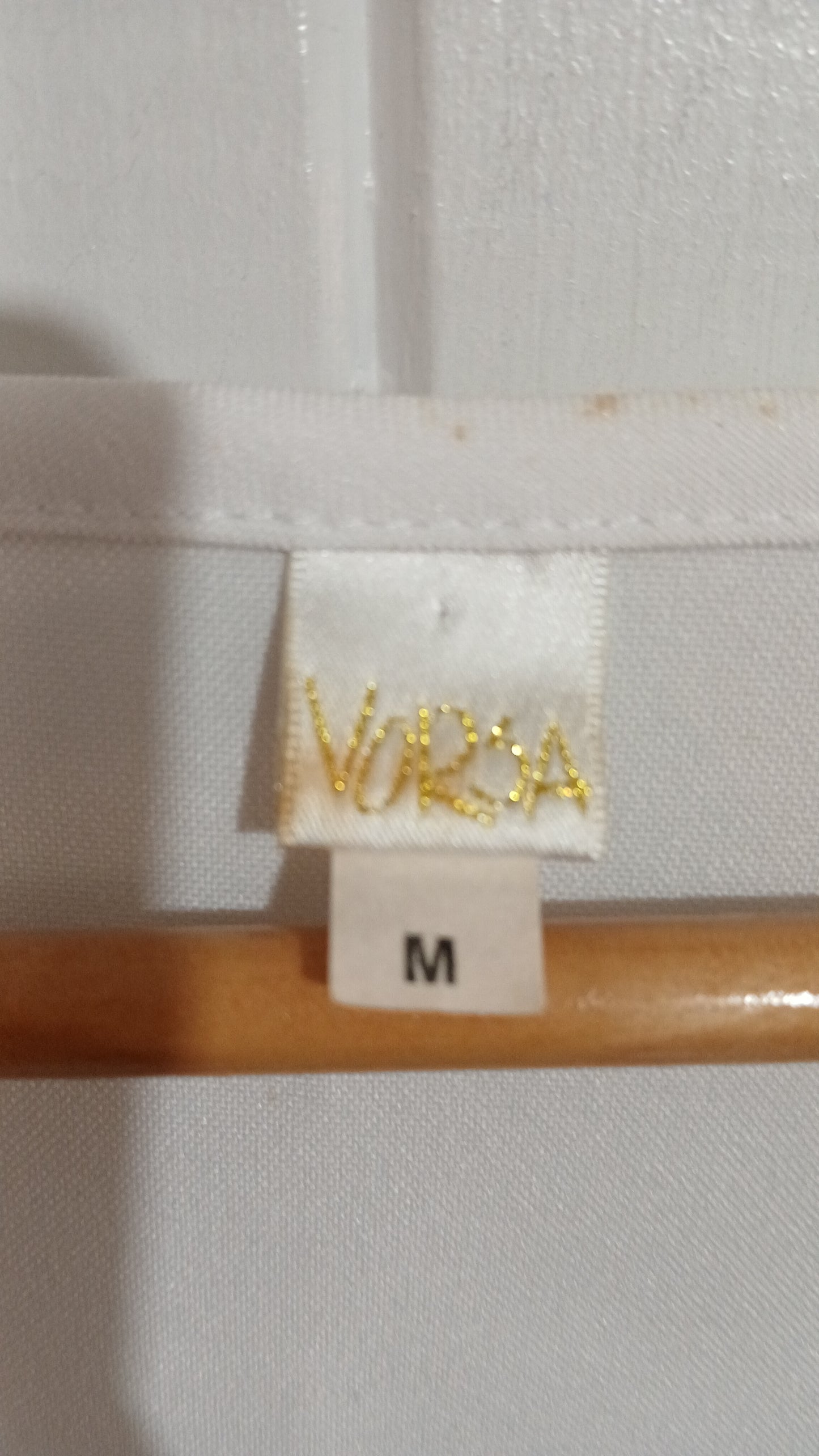 (M) Vorsa | White Blouse Flowers