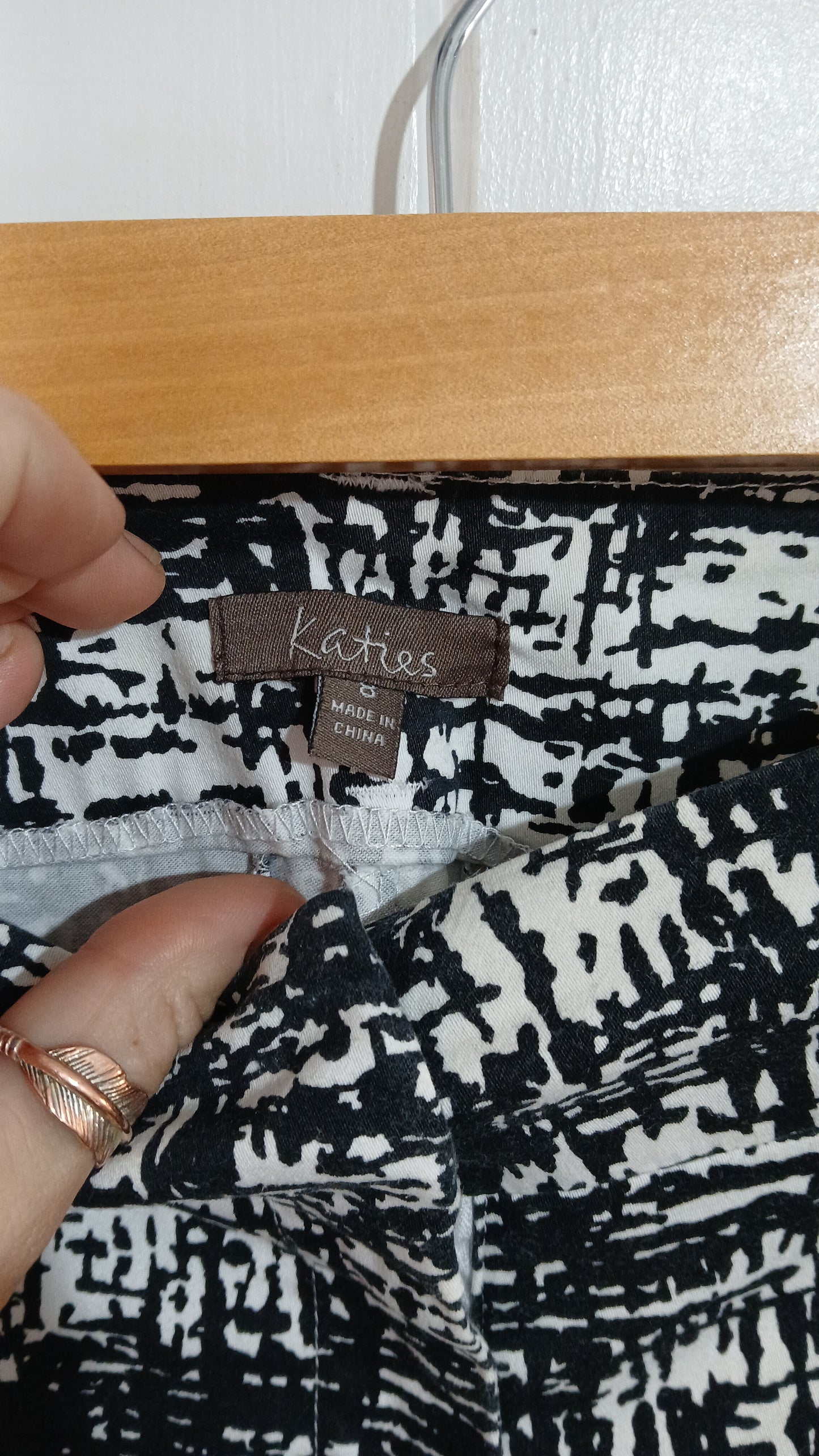 (8) Katies | BW Patterned Shorts