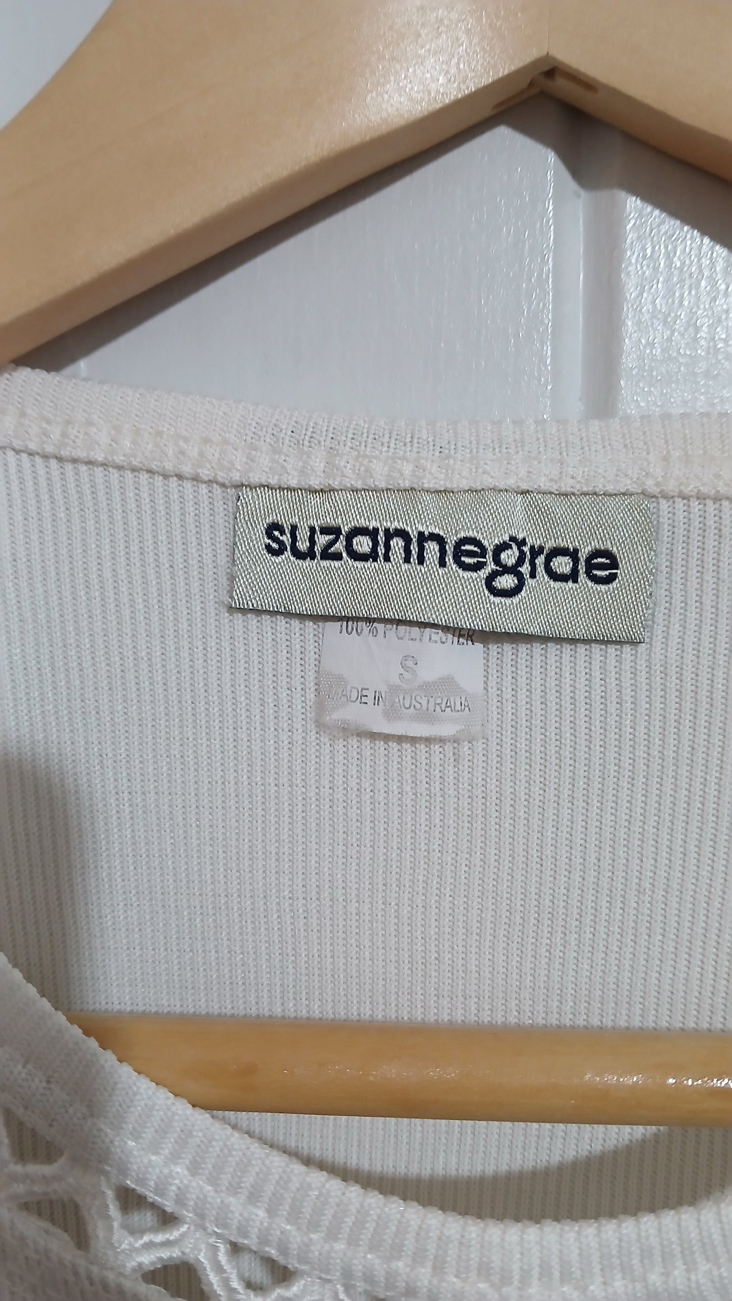 (S) Suzannegrae | Offwhite Dec Collar Tee