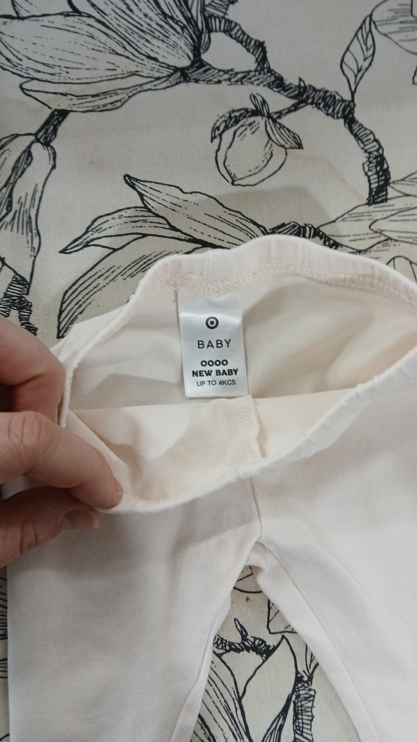 (0000) Target | Cream/Off White Tights