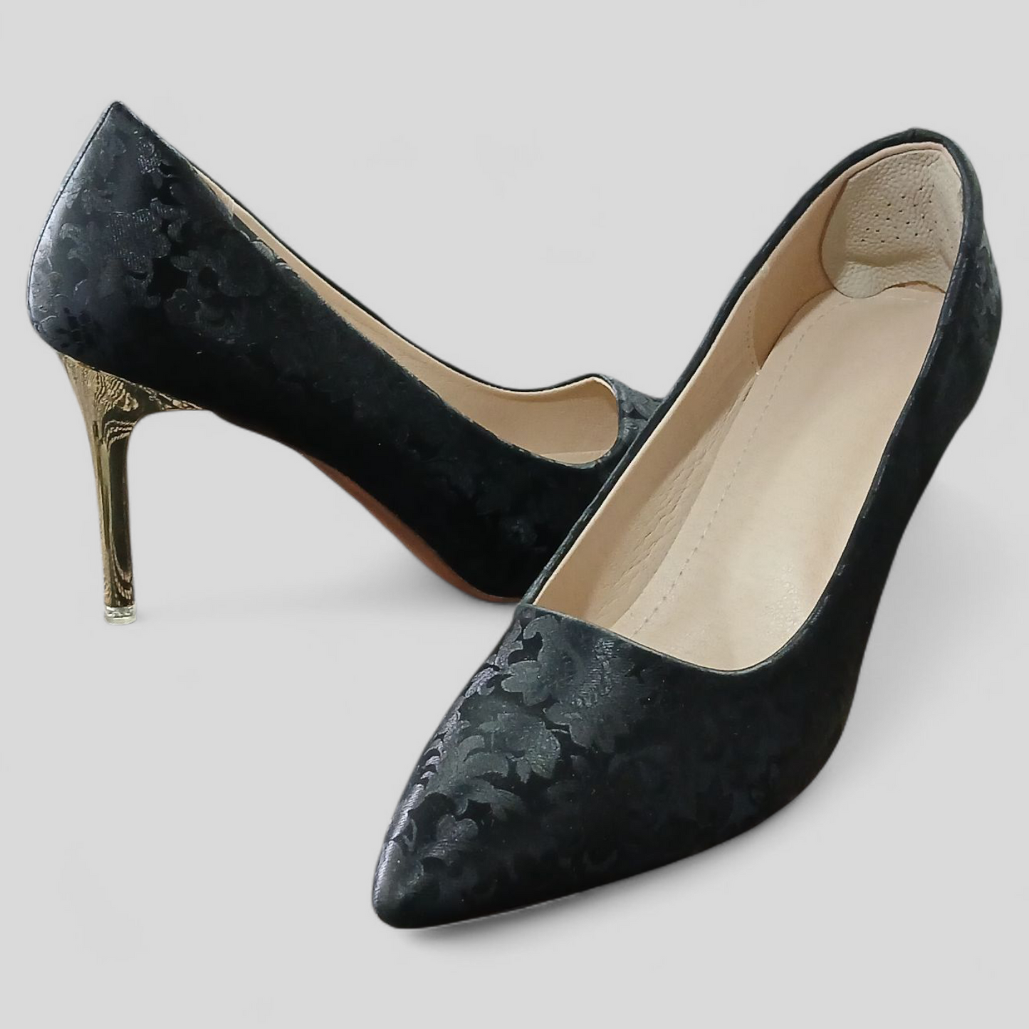 (43) Black Floral Gold Heels