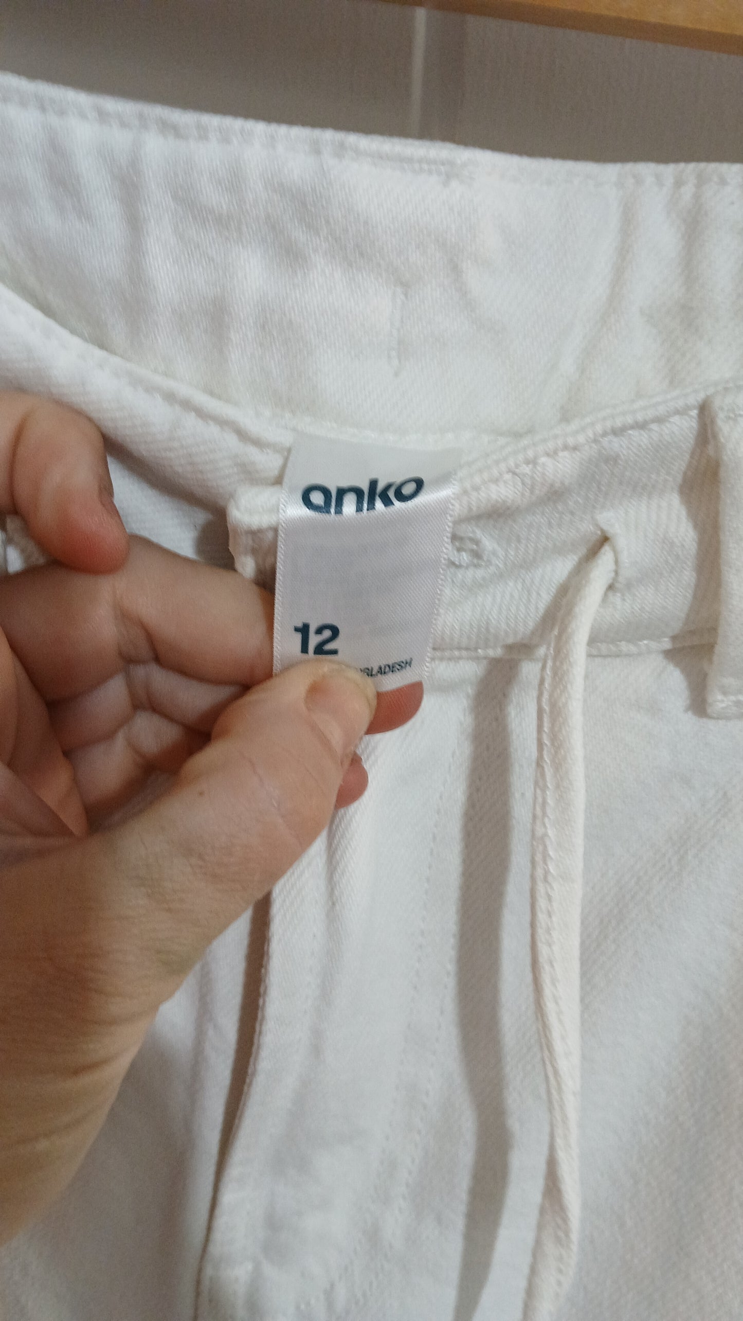 (12) Anko | White Shorts