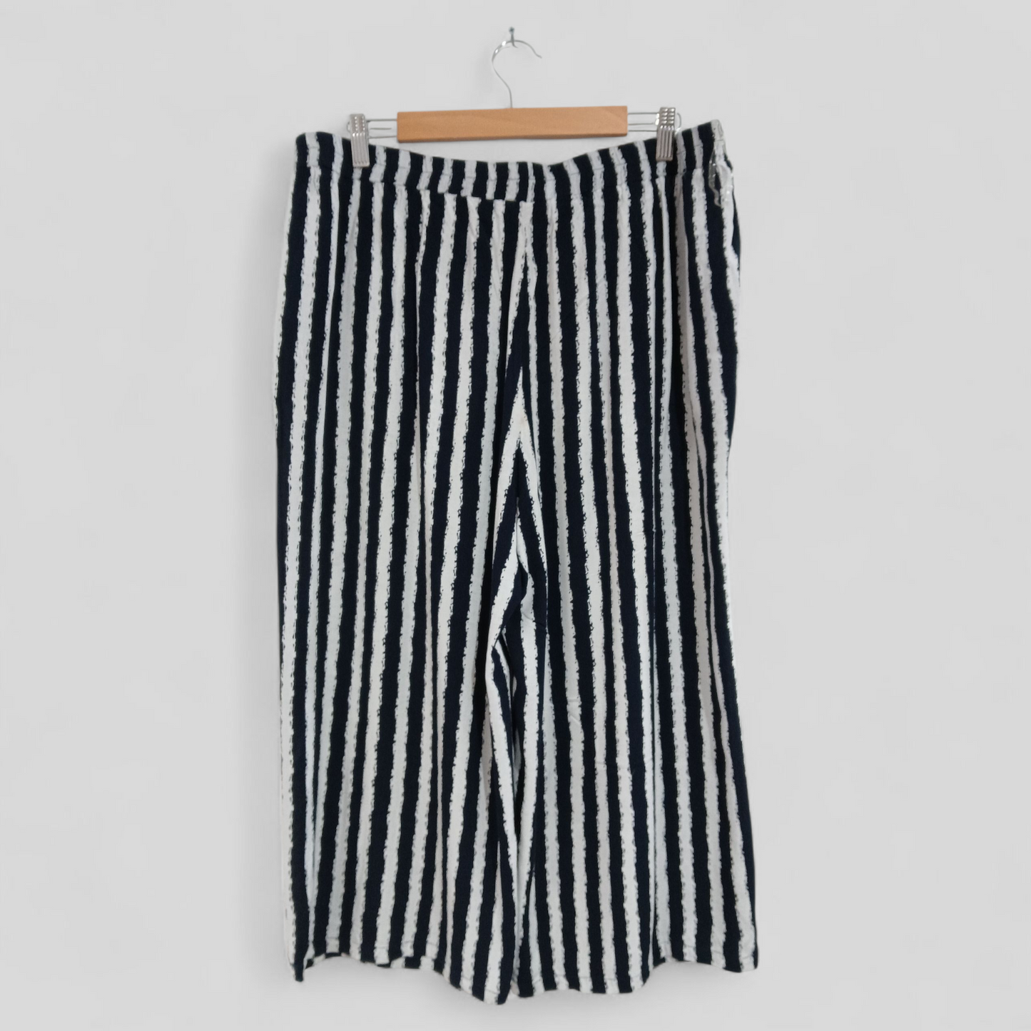(18) Cordelia St | Striped Pants