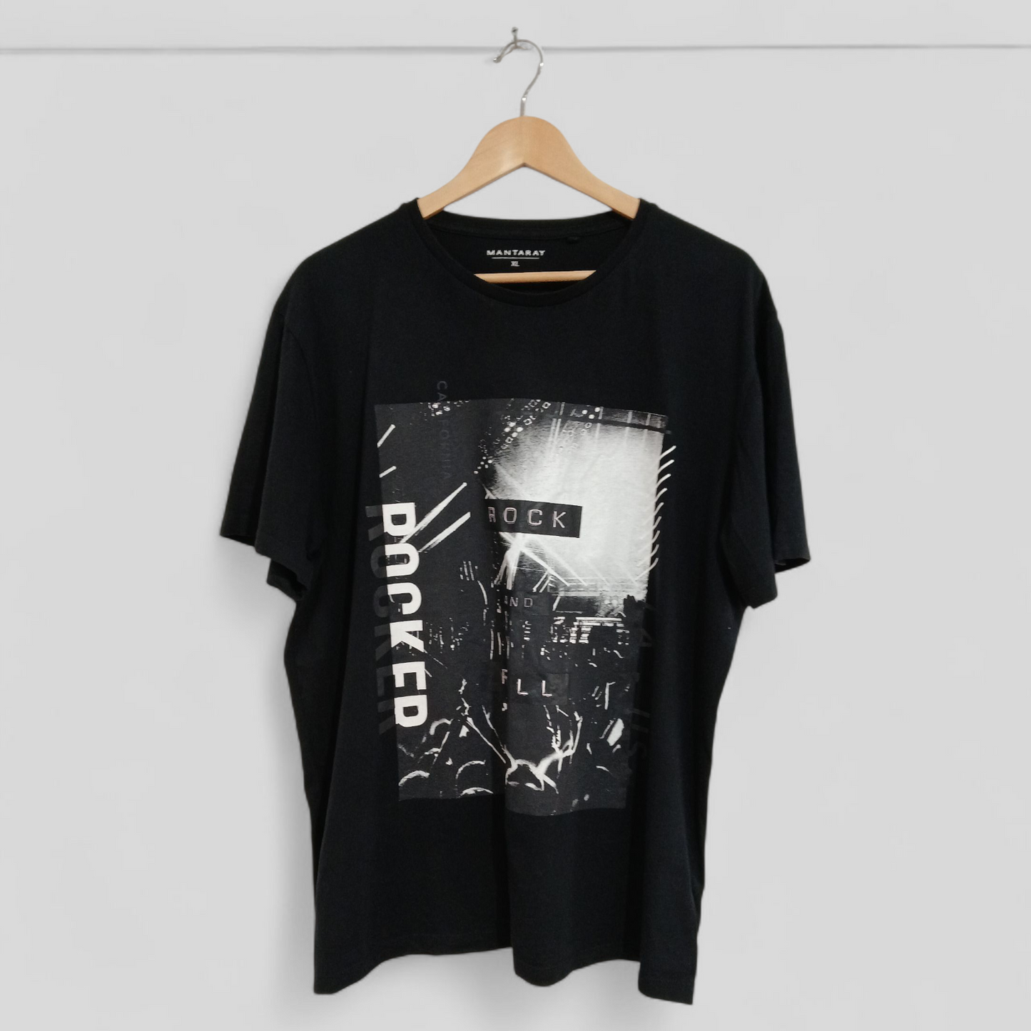 (XL) Mantaray | Graphic Tee