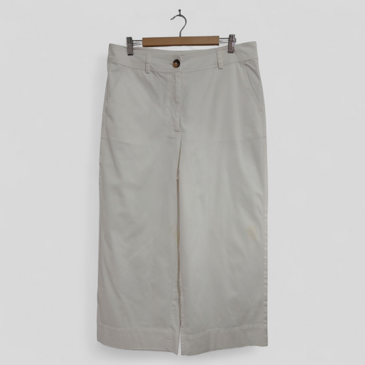 (14) Sussan | White Capris