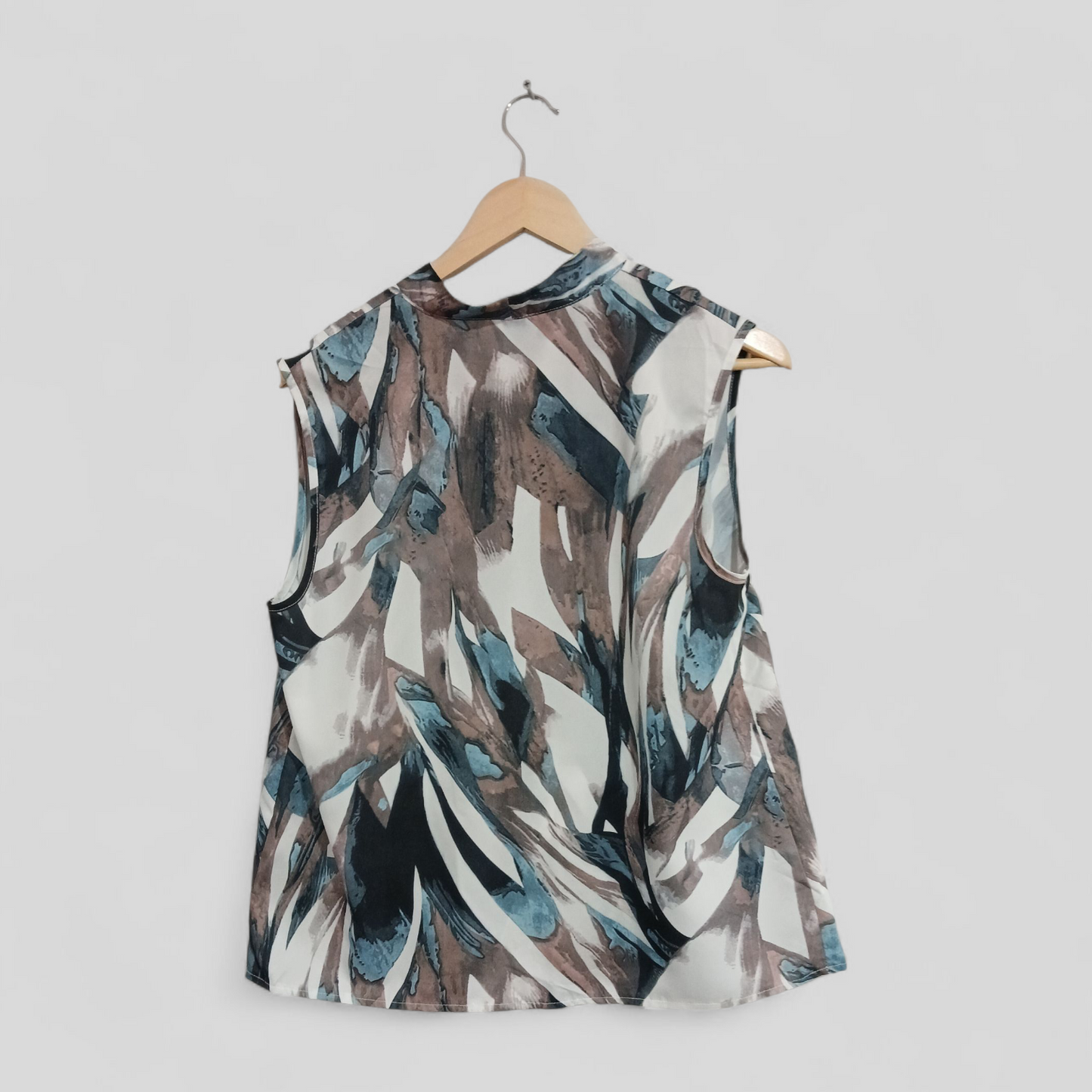 (L) Shein | Patterned V Blouse