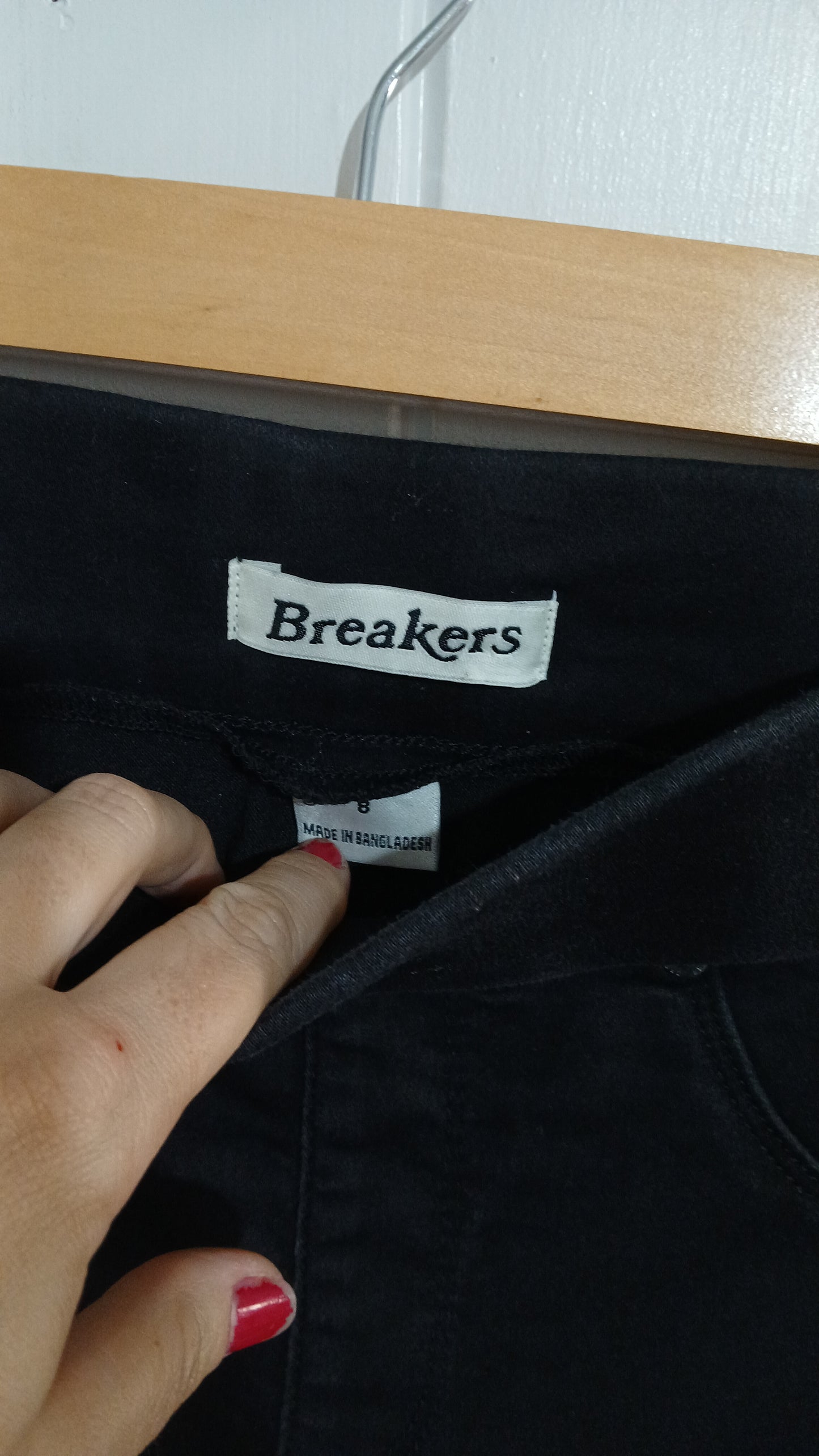 (8) Breakers | Black Shorts