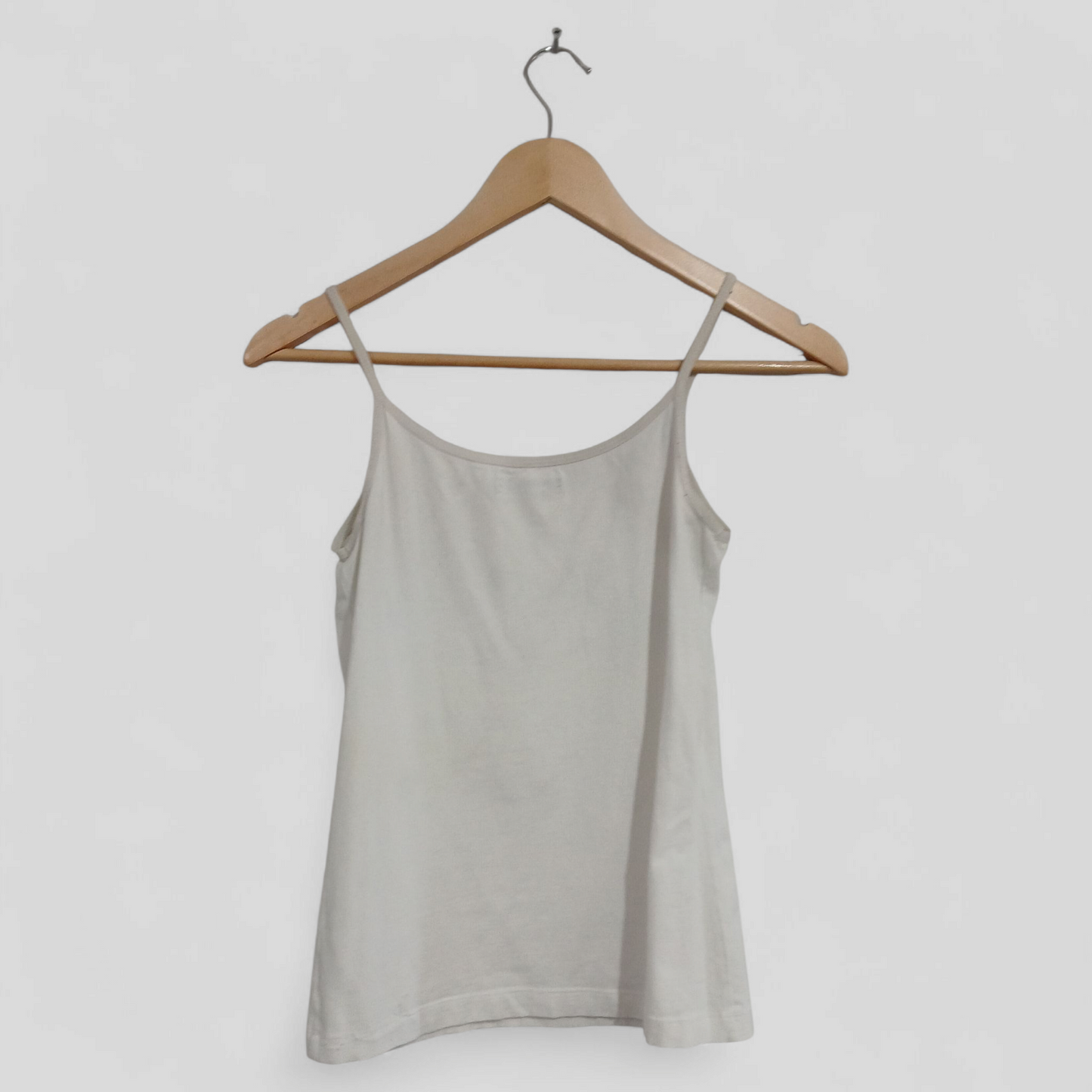 (10) Target | White Singlet