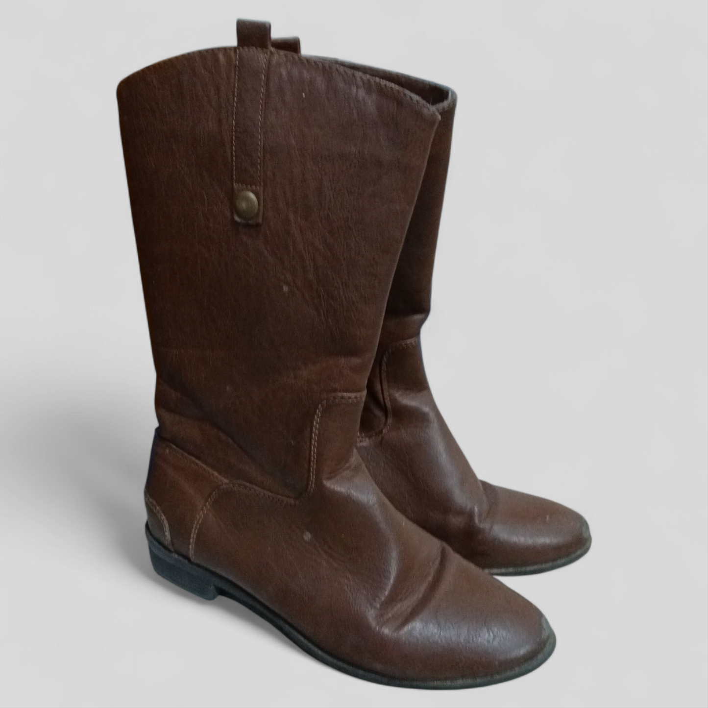 (5) Brown Boots