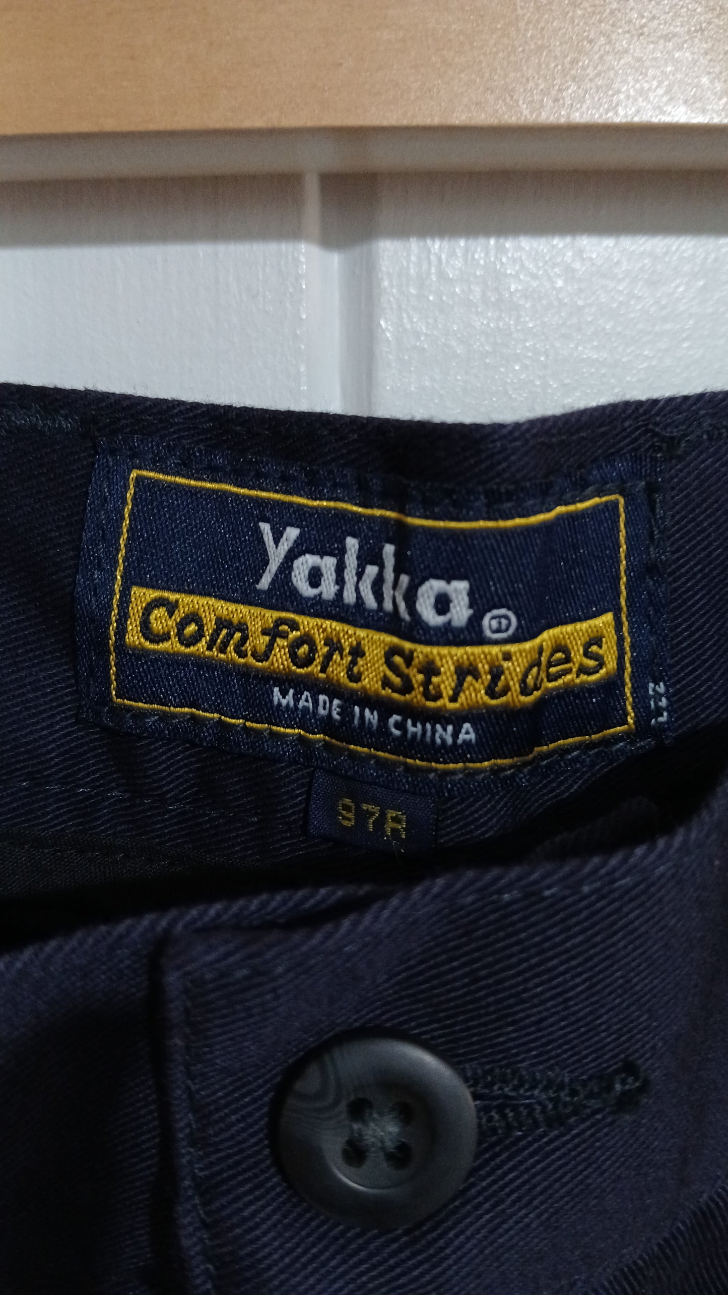 (97R) Yakka | Comfort Strides Navy | BNWT