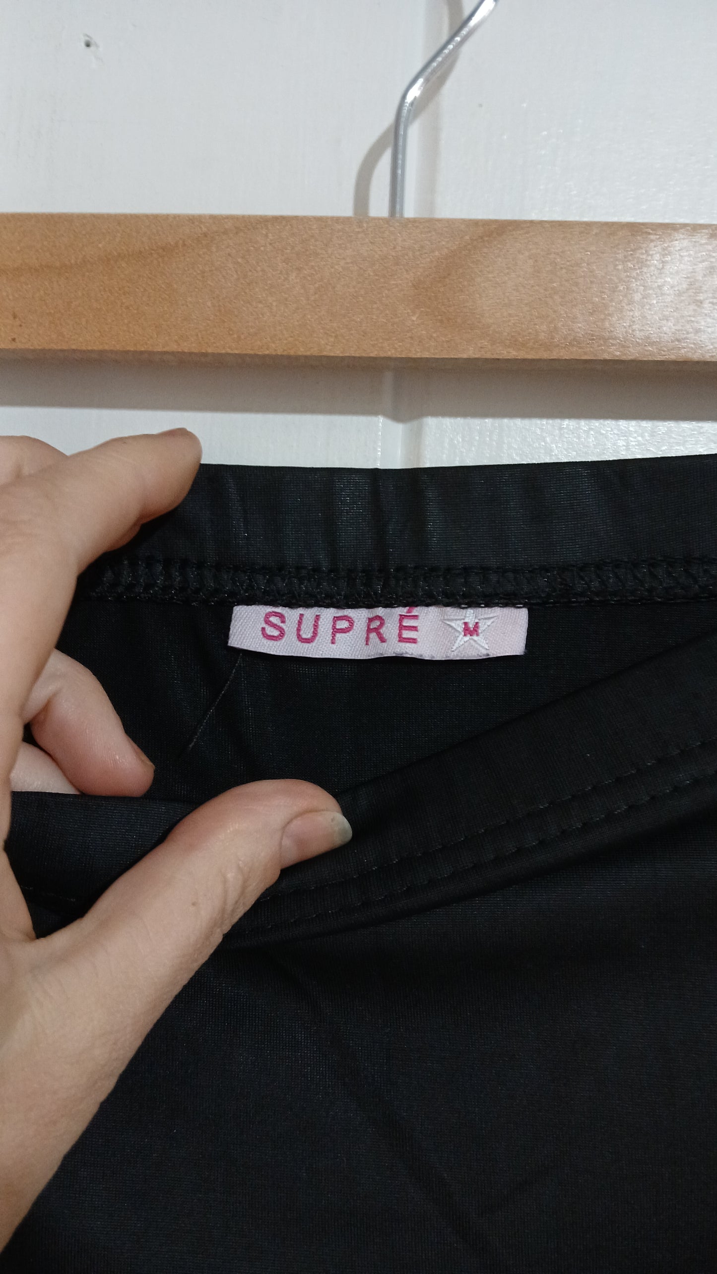 (M) Supre | Black Skirt