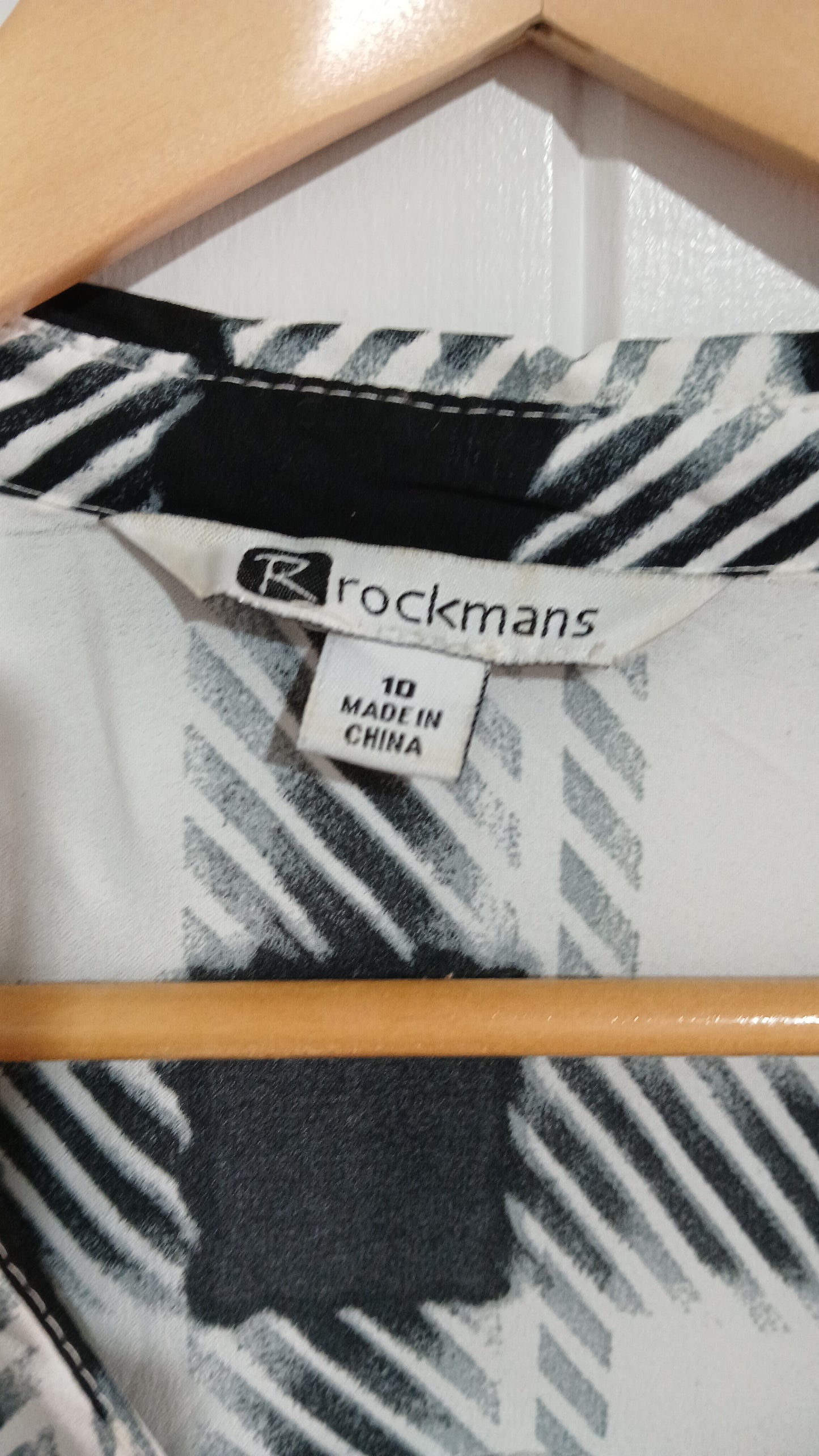 (10) Rockmans | BW Print Blouse