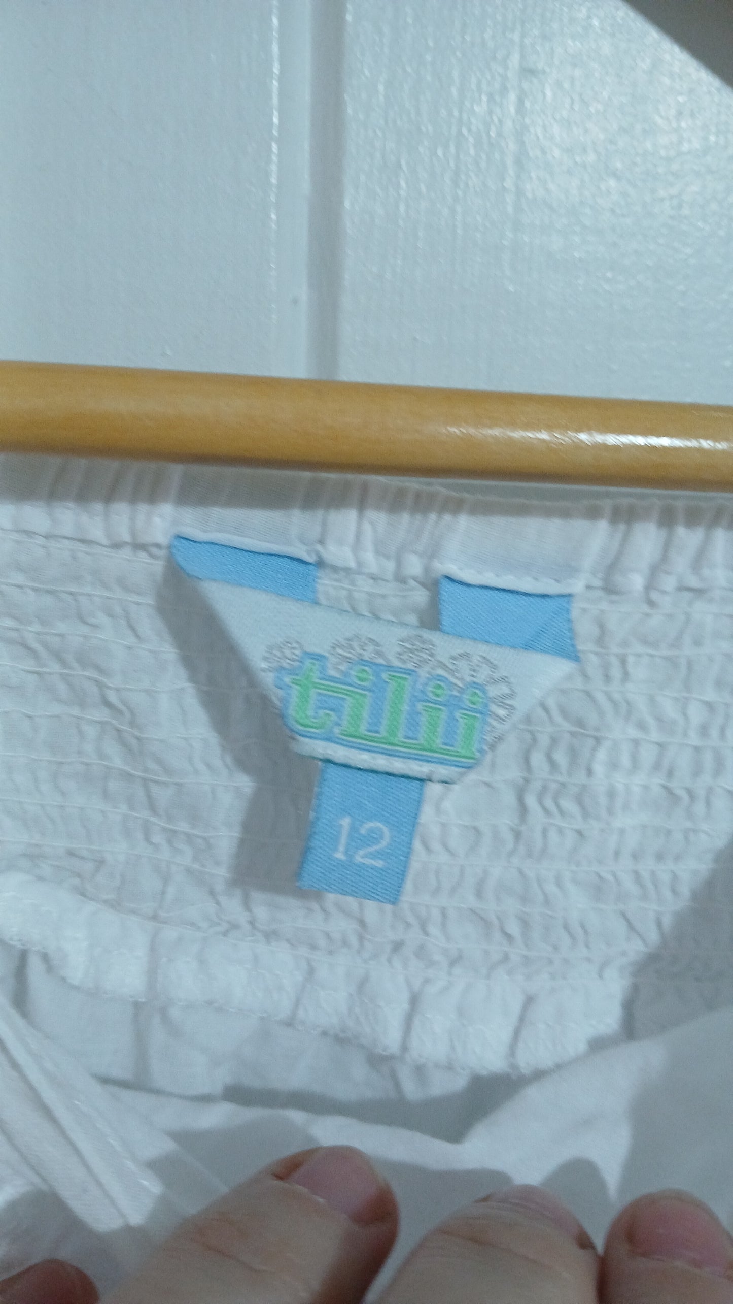 (12JNR) Tilii | White Singlet Blouse