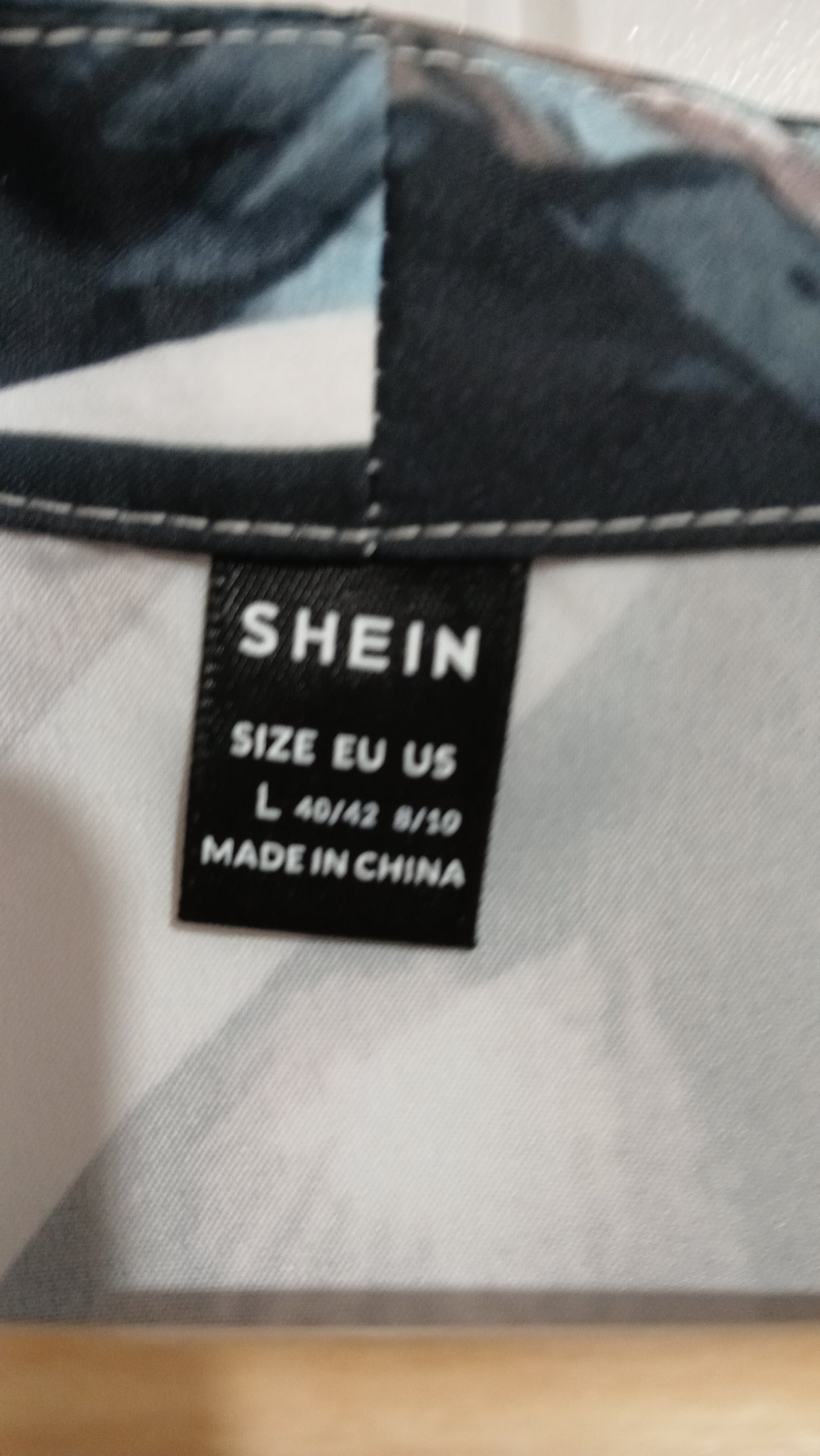 (L) Shein | Patterned V Blouse