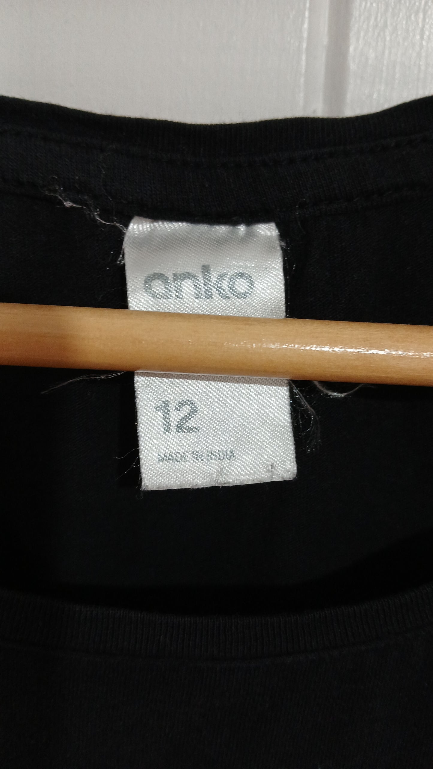 (12) Anko | Black Singlet