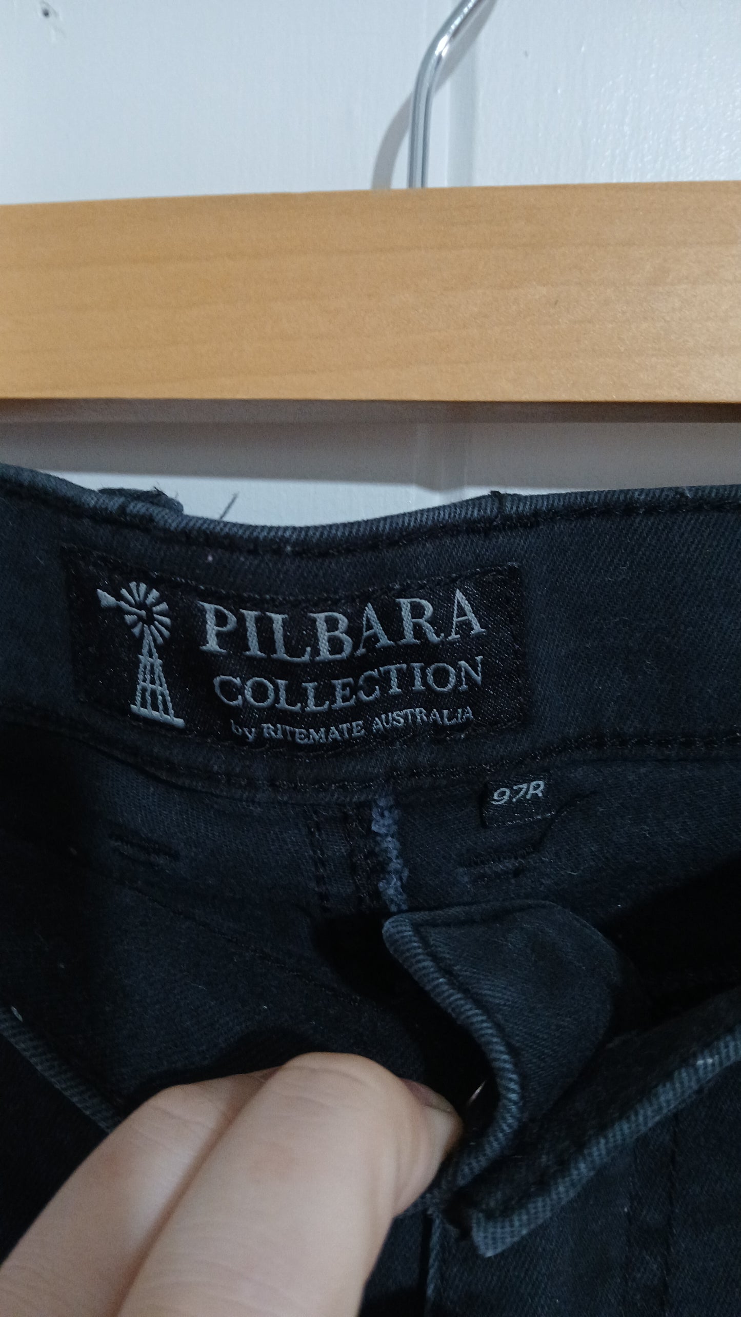 (97R) Pilbara | Black Pants