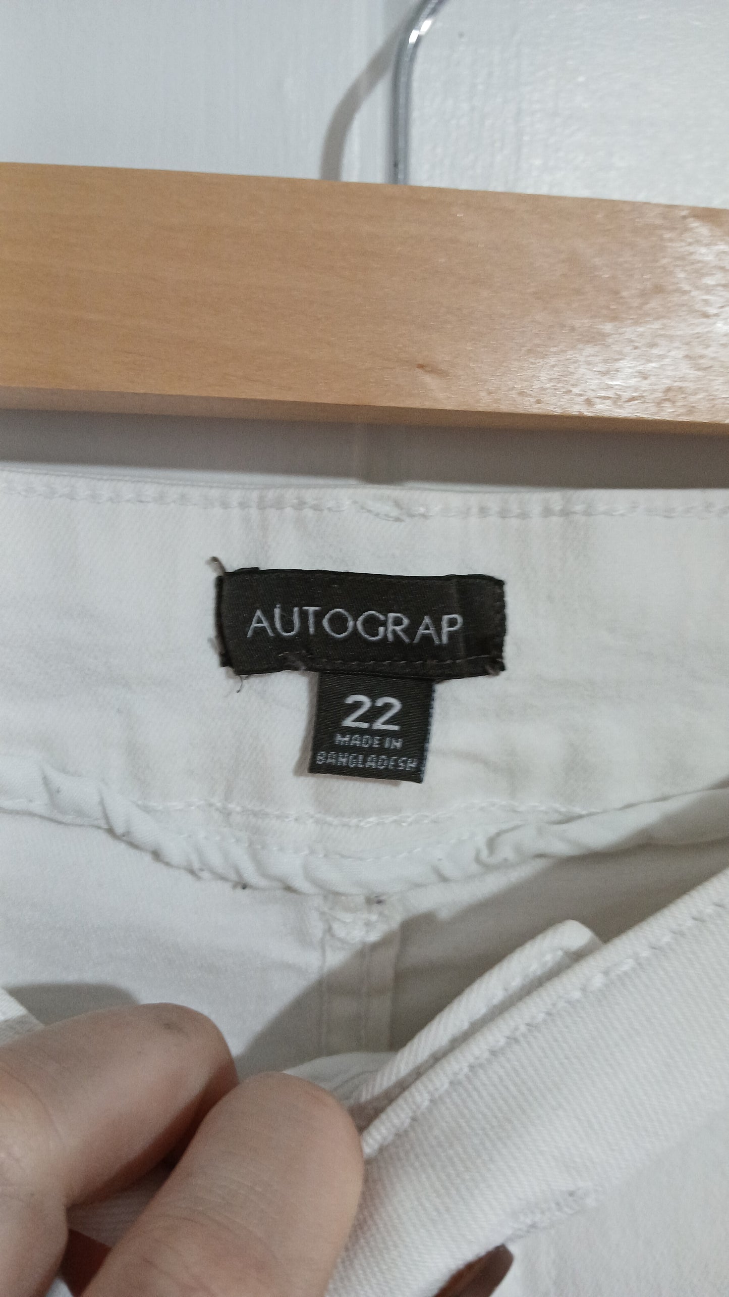 (22) Autograph | White Pants