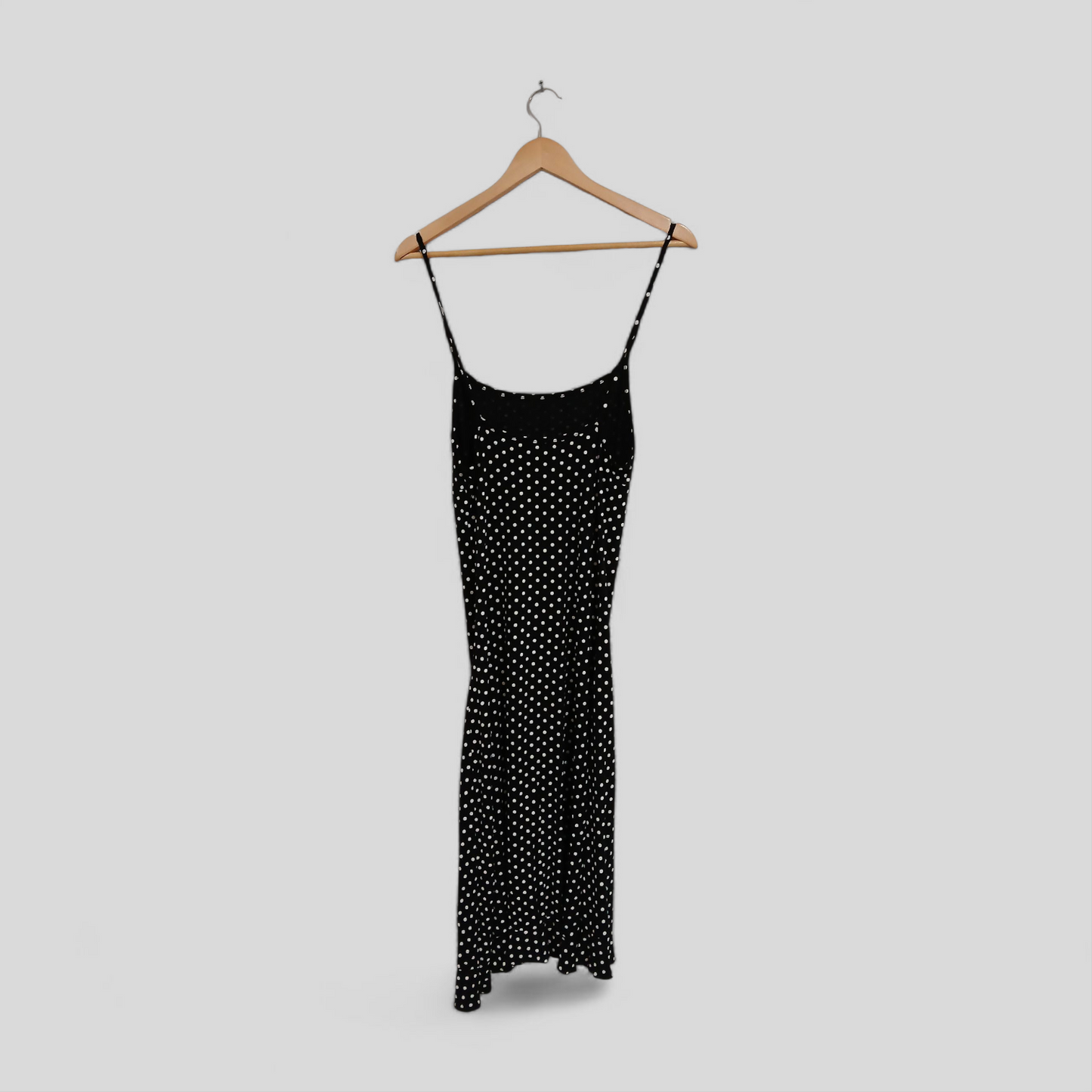 (38) Cache | Dress