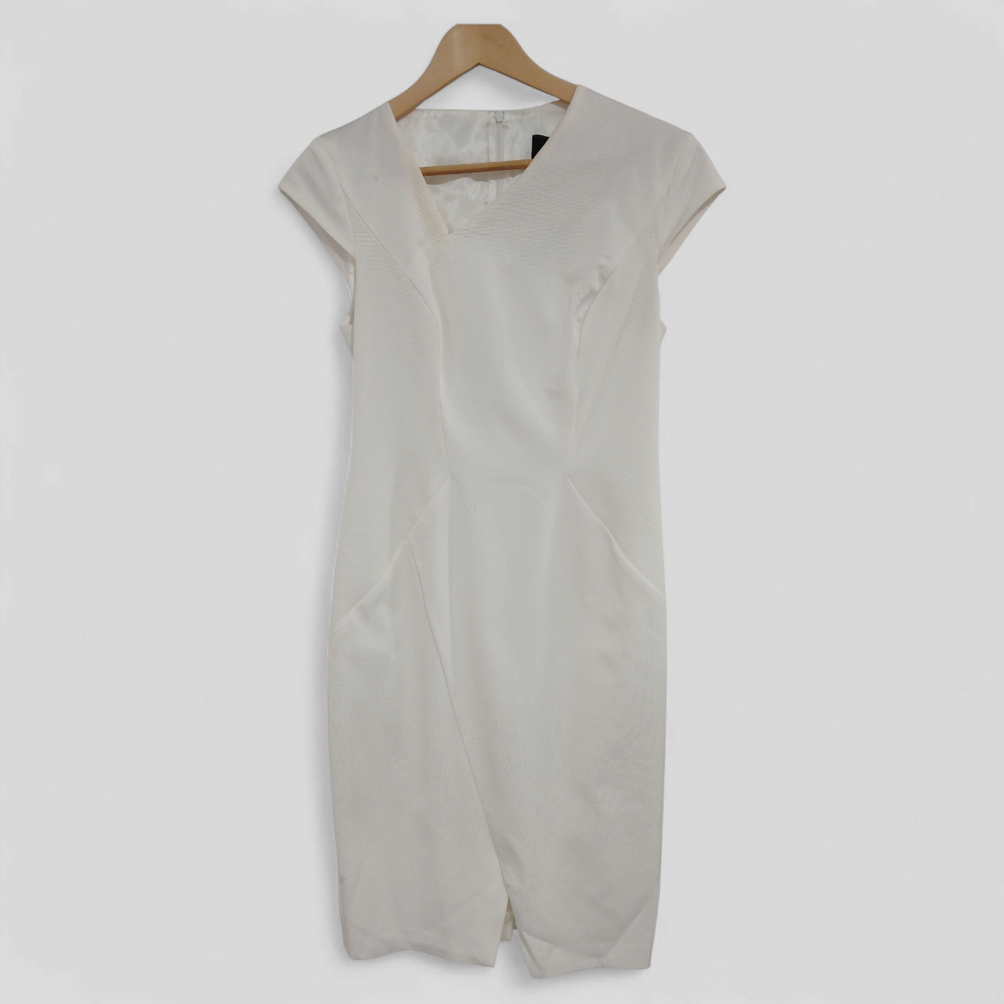 (10) Cue | White Dress