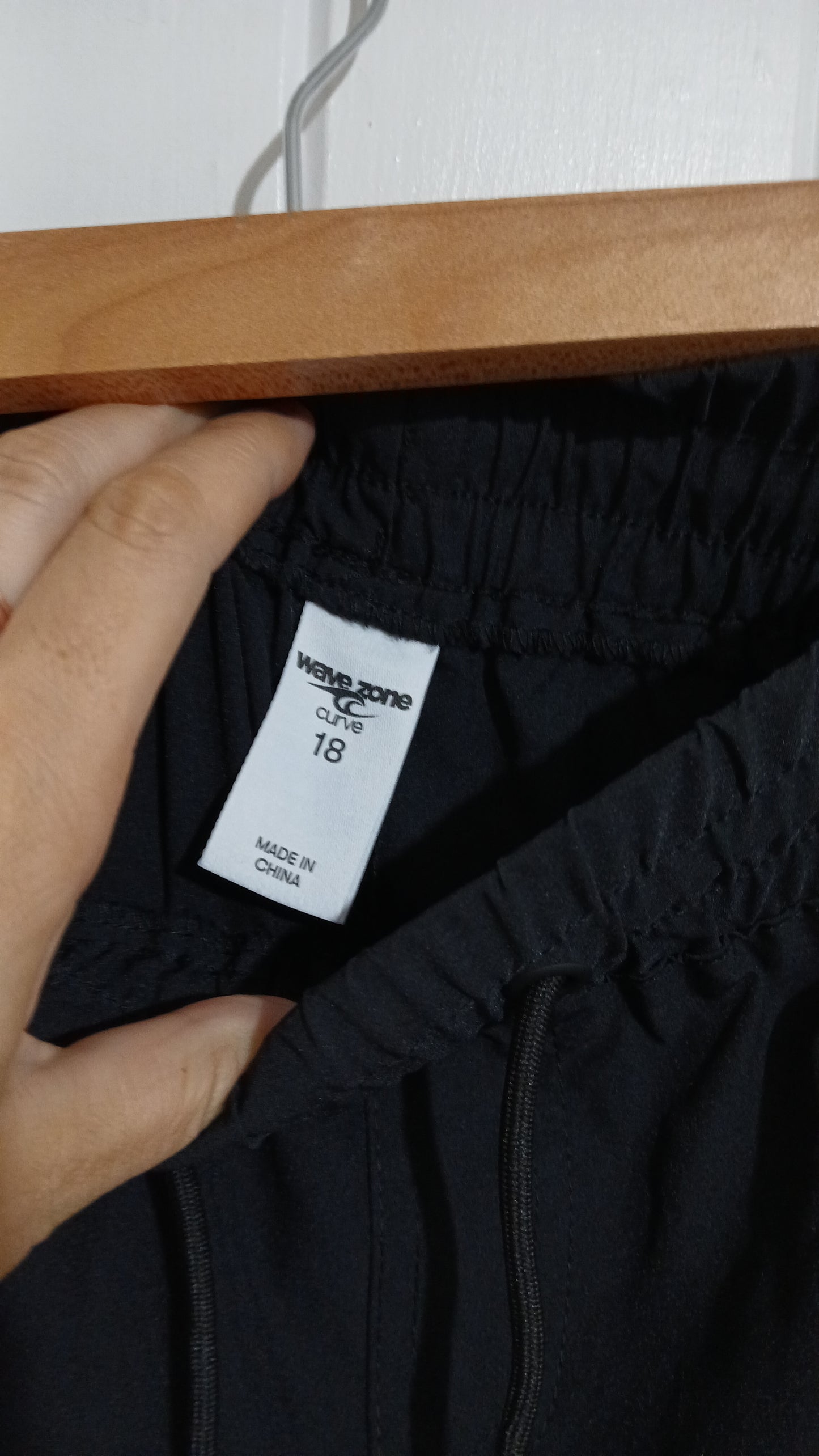 (18) Wave Zone | Black Swim Shorts