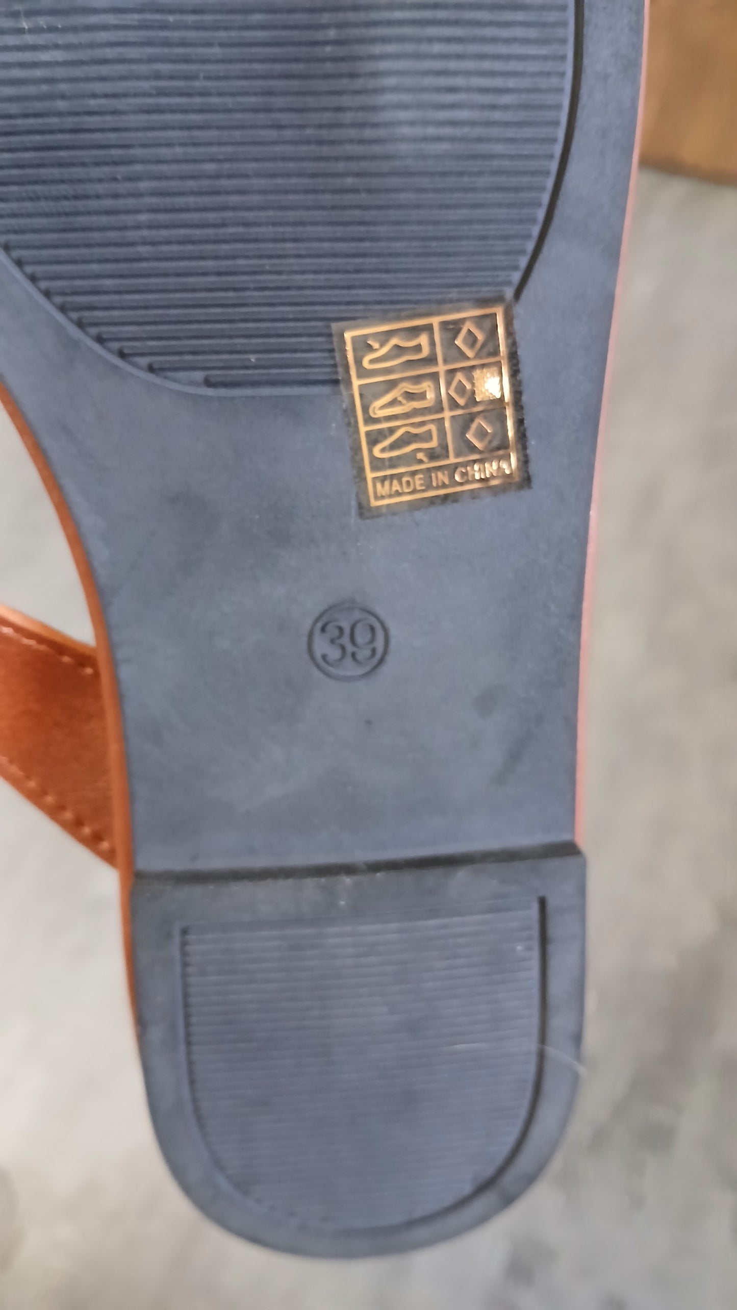(39) Brown Sandals