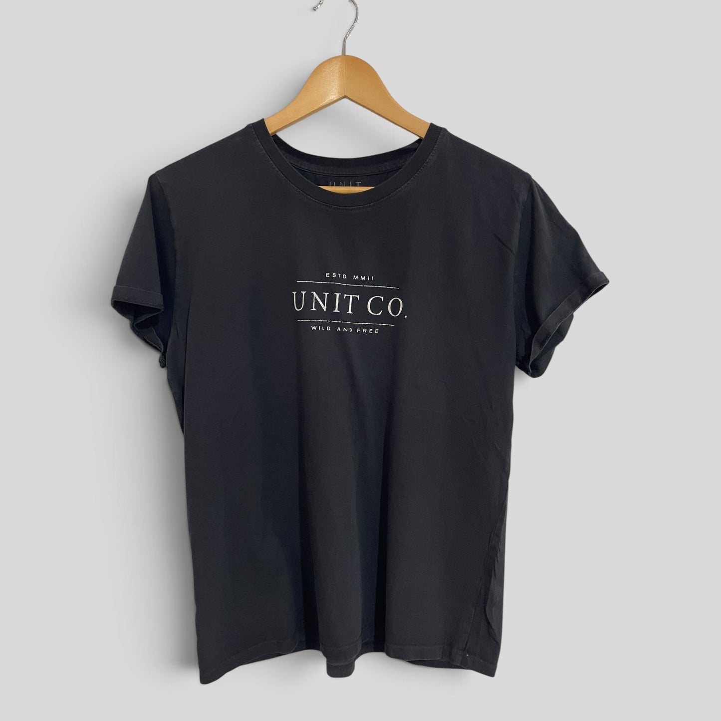 (12) Unit Co | Tee