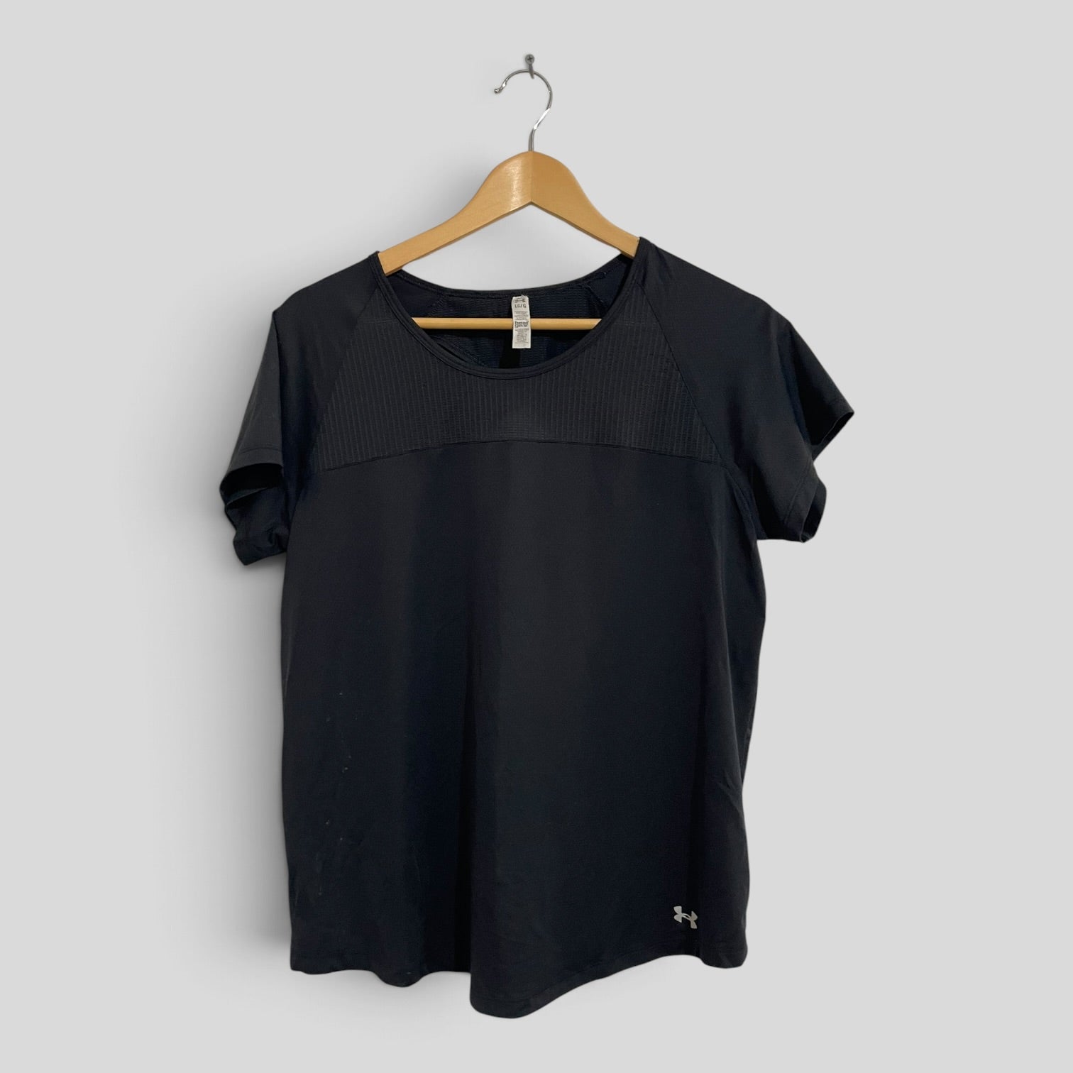 Image of (L) Under Armour | Black Tee
