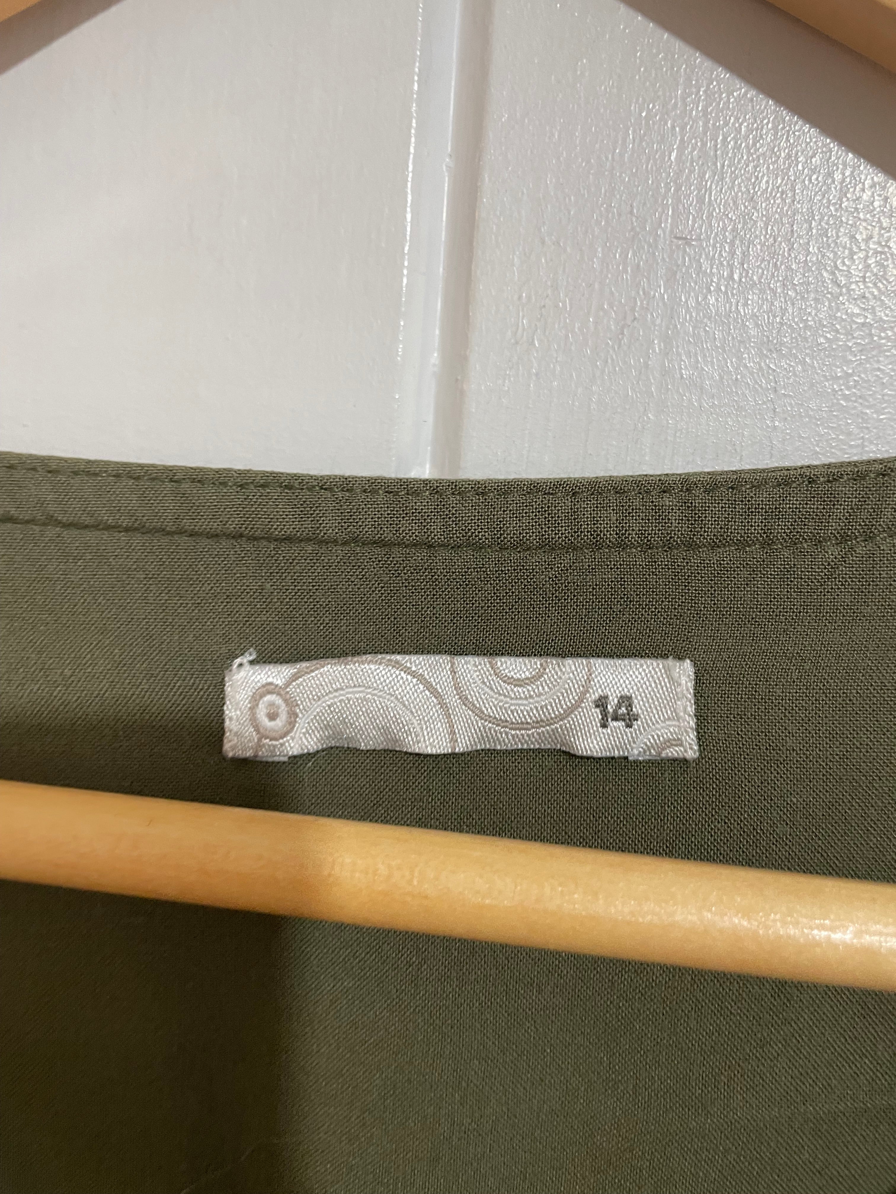 Image of (14) Target | Green Blouse