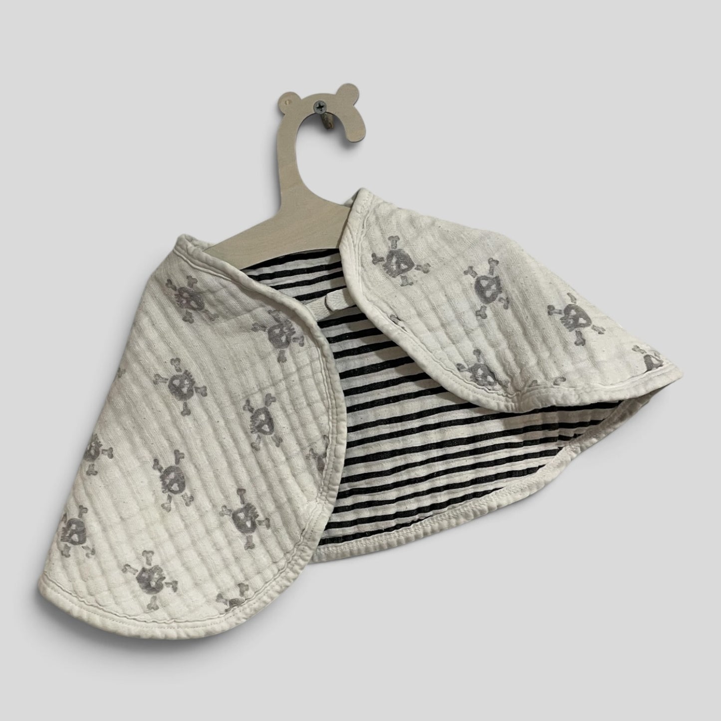 Aden & Anais | Bib Skulls