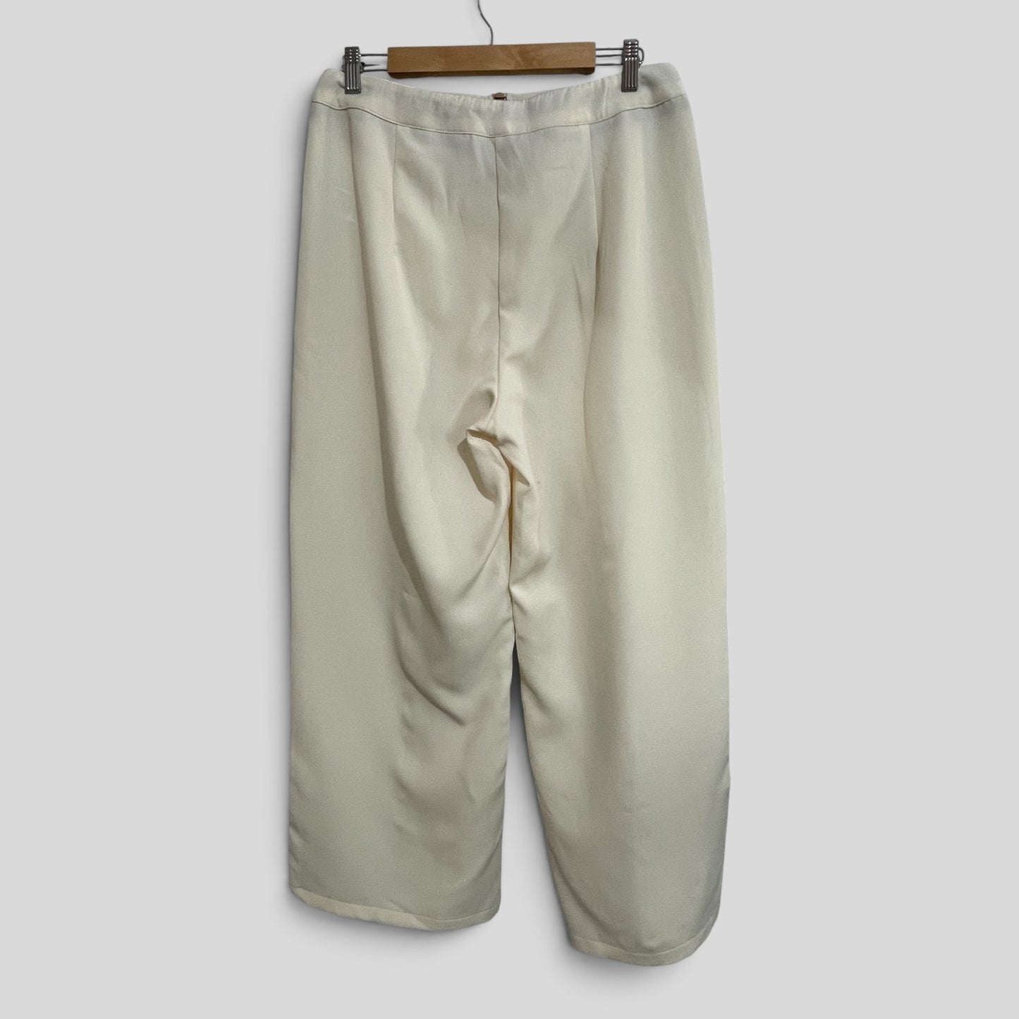 (L) Shein | Cream Pants