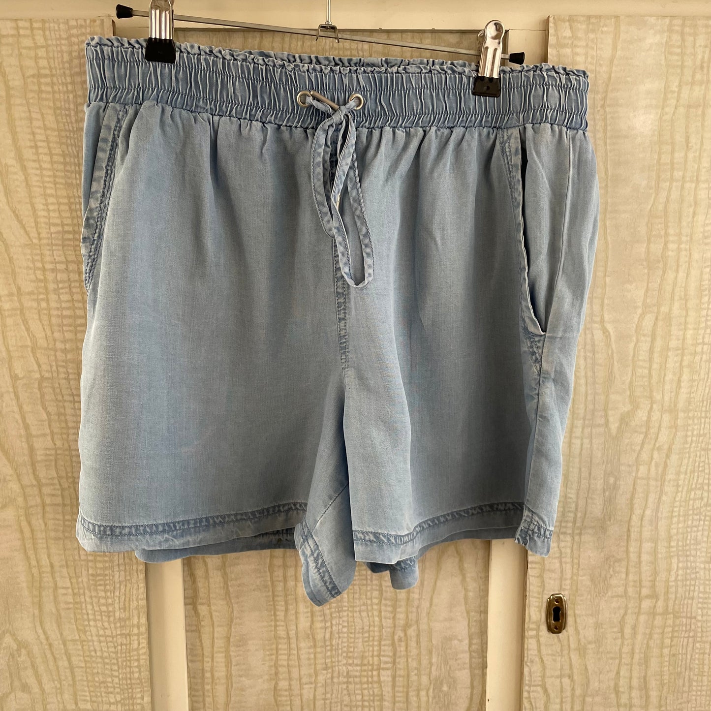 (10) soft denim shorts