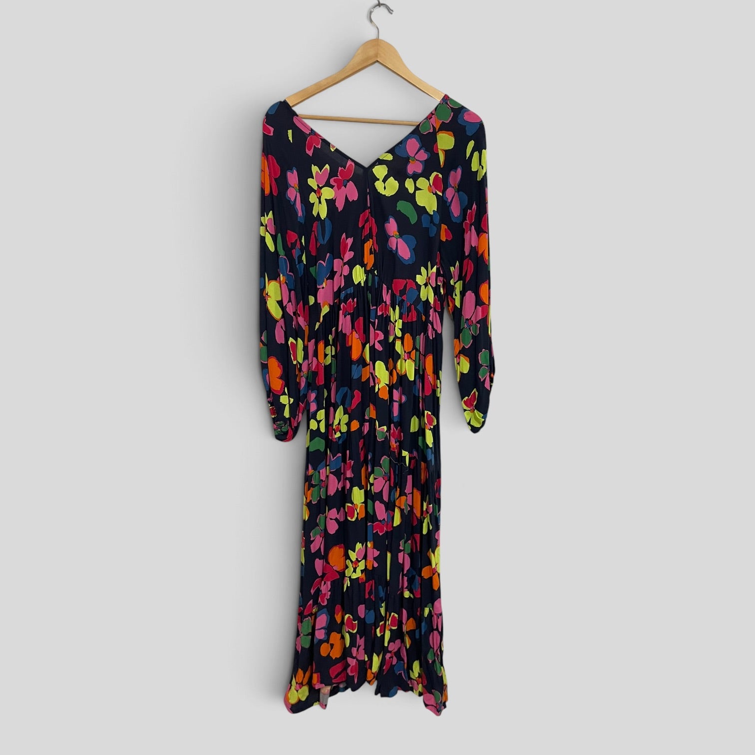 Image of (L) Chasing Case | LS Dress
