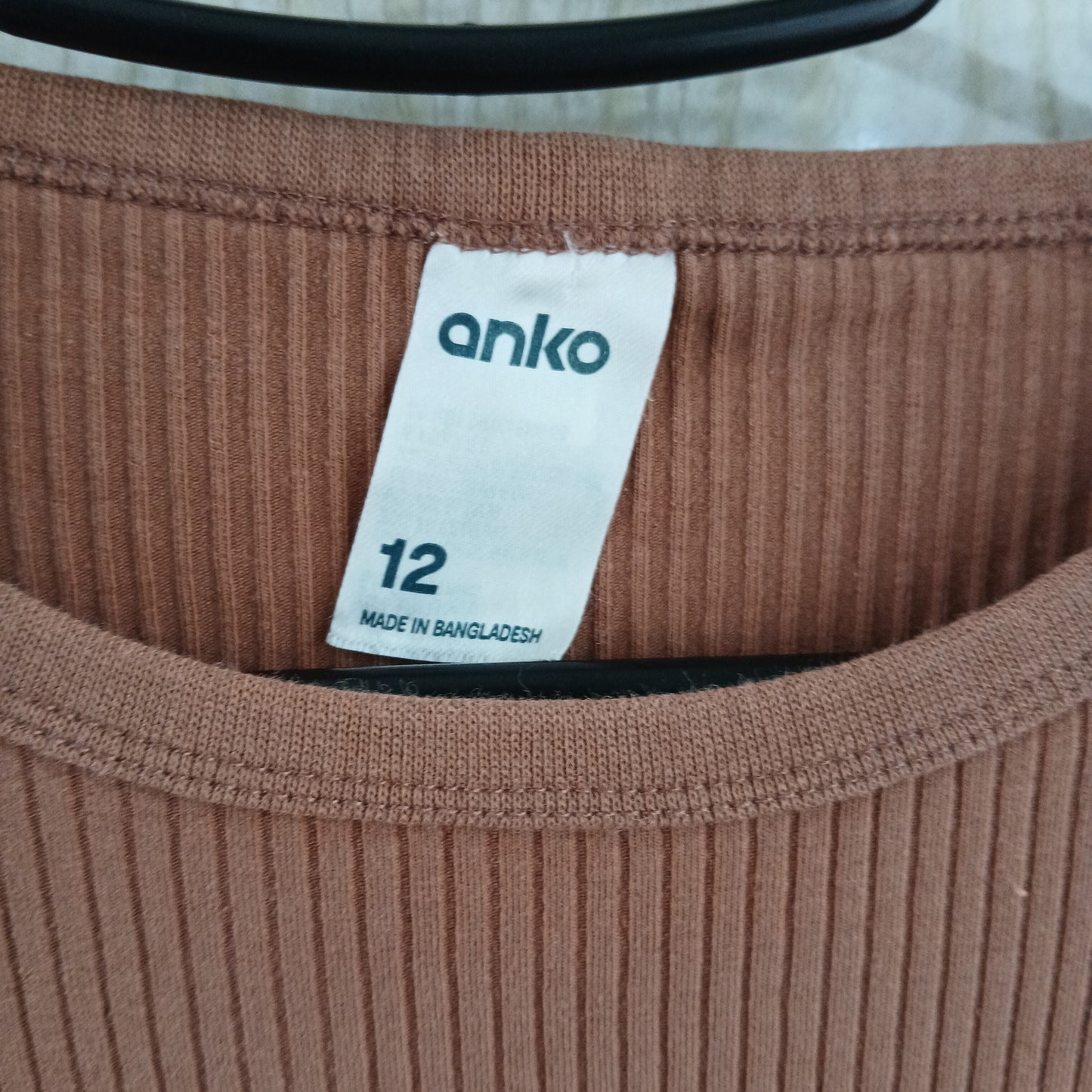 (12) Anko | Ribbed Tee Brown