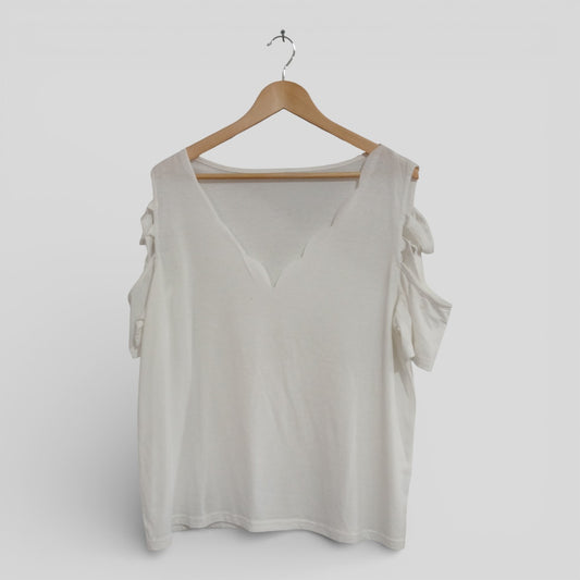 (XXL) Shein | Scalloped Neck White Blouse