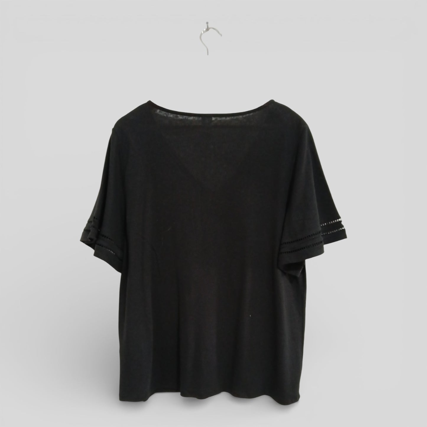(18) Anko | Black Tee