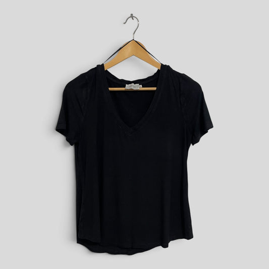 (XS) Piper | Black Tee
