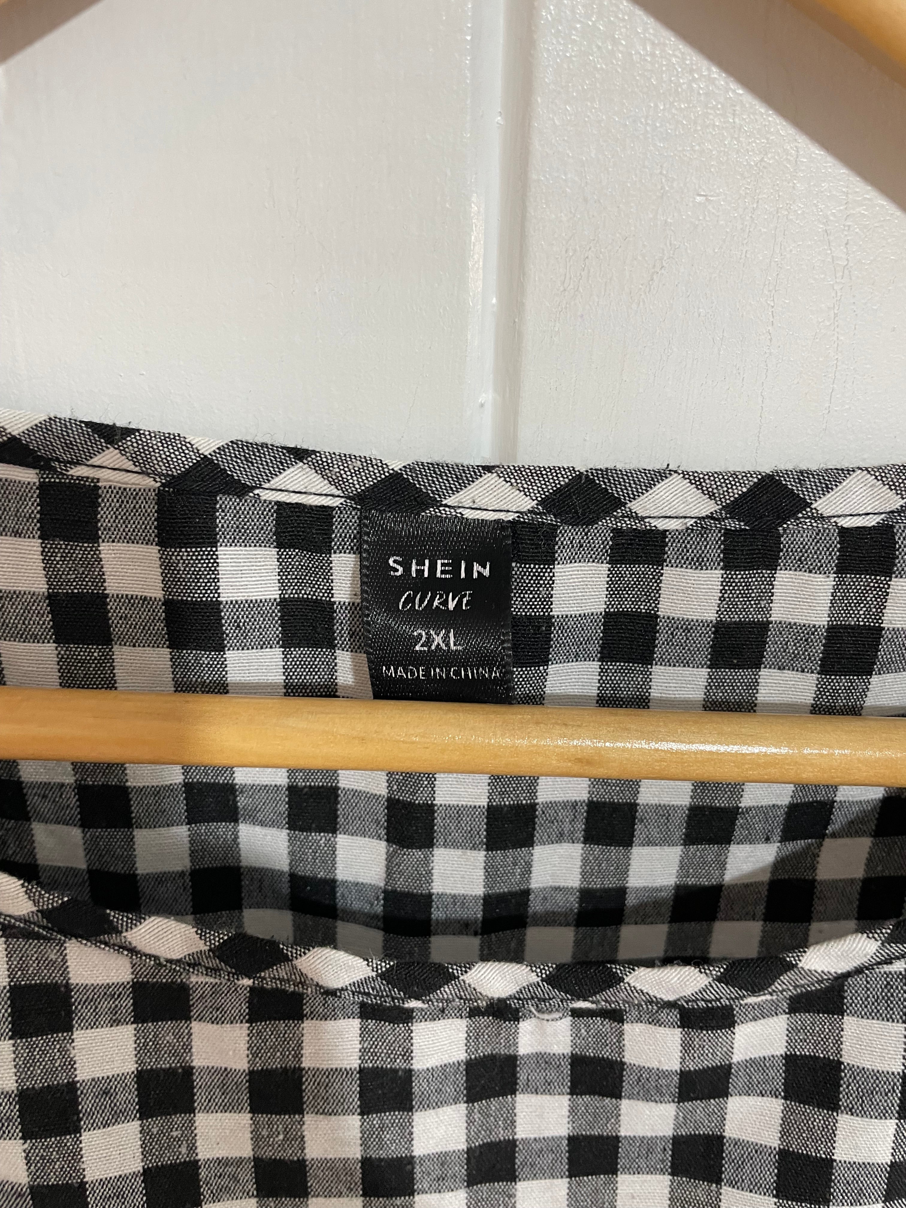 Image of (2XL) Shein Curve | Gingham Blouse