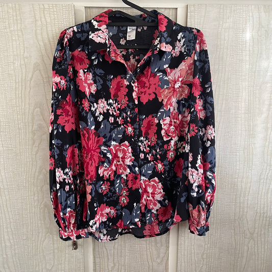 (10) Floral collared blouse