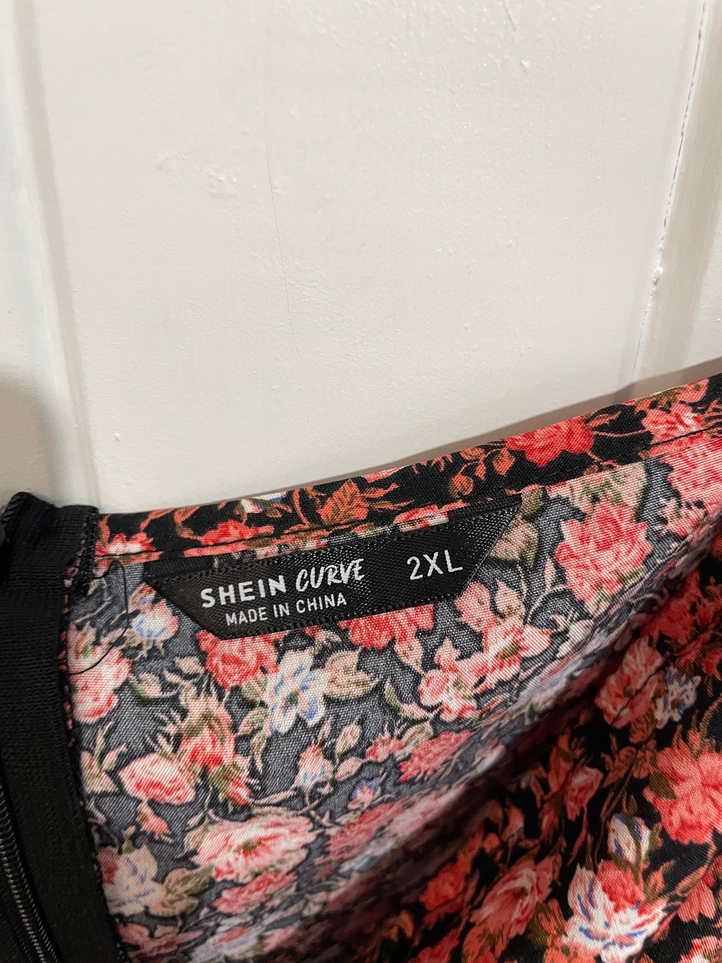 Image of (2XL) Shein Curve | Red Floral Dress